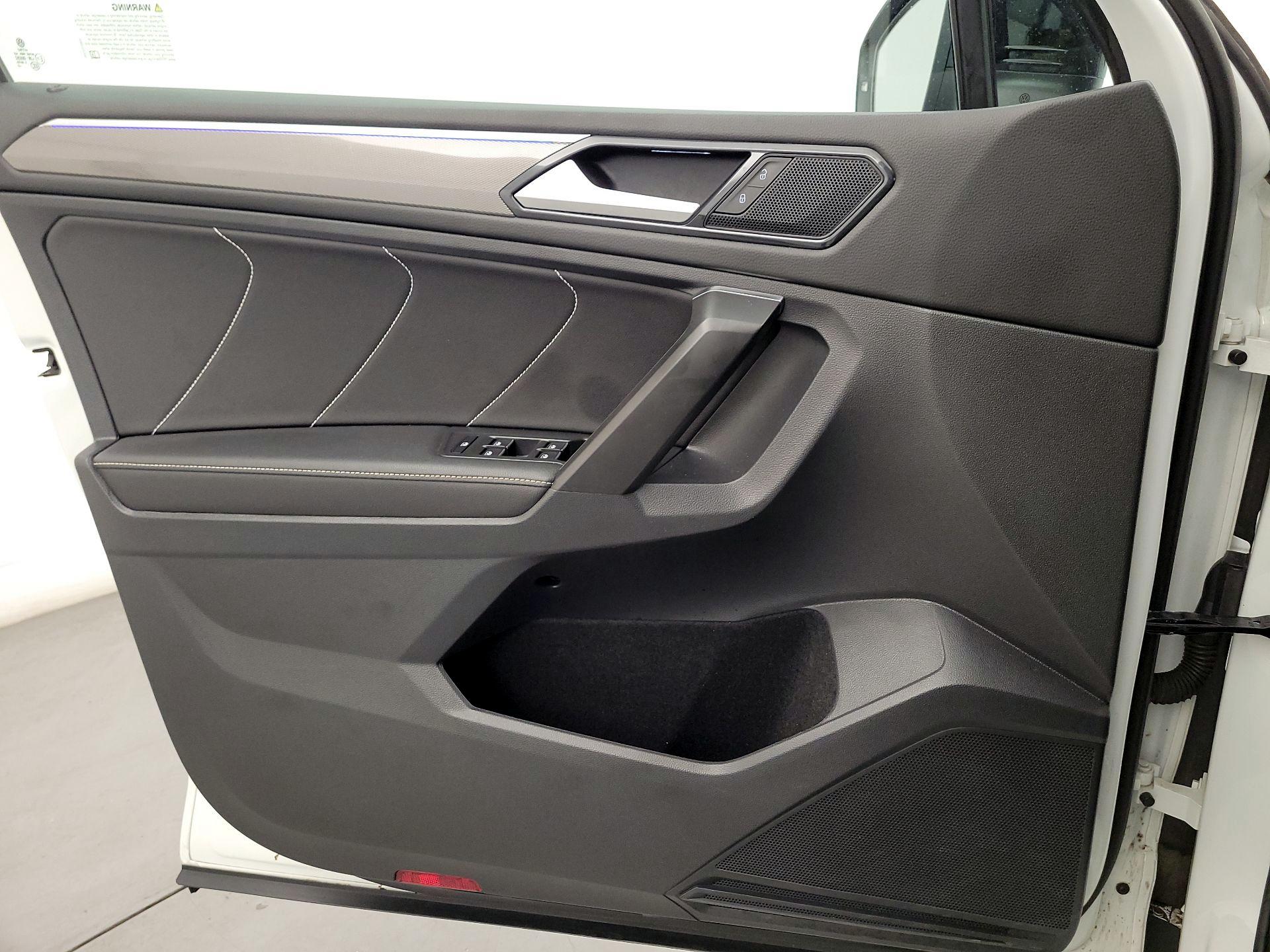 Thumbnail: 2022 Volkswagen Tiguan - 12