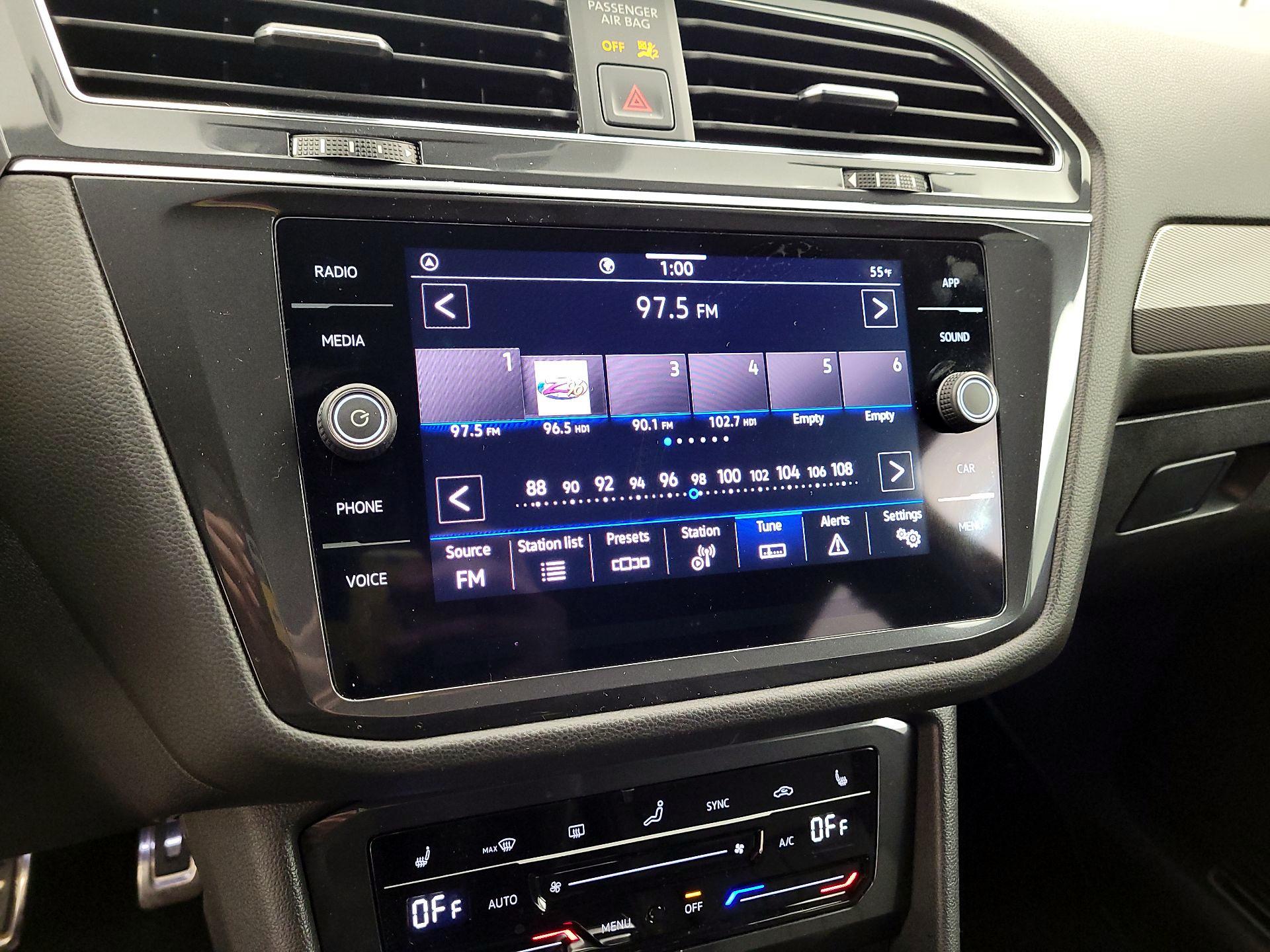 Thumbnail: 2022 Volkswagen Tiguan - 15