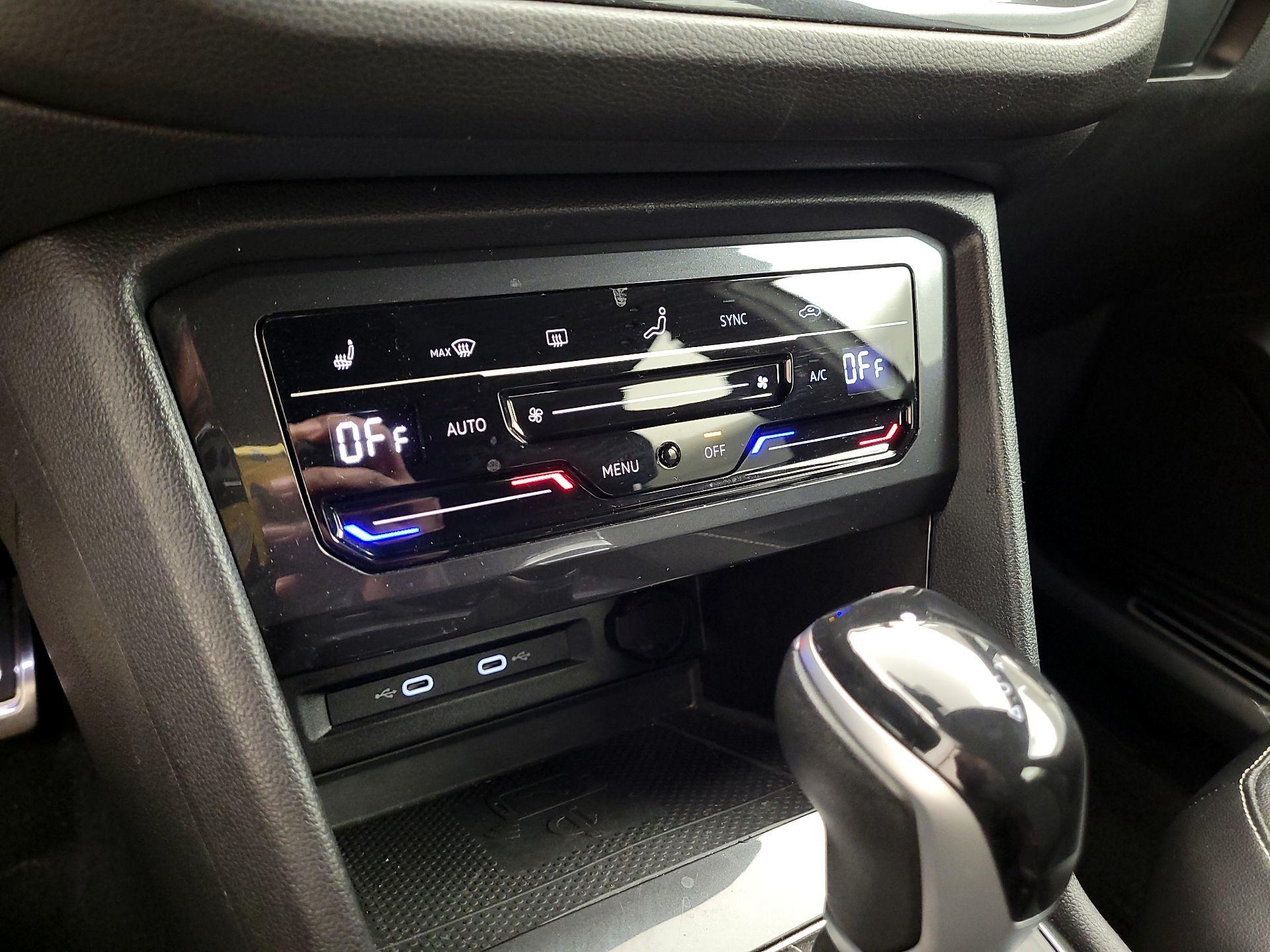 Thumbnail: 2022 Volkswagen Tiguan - 16