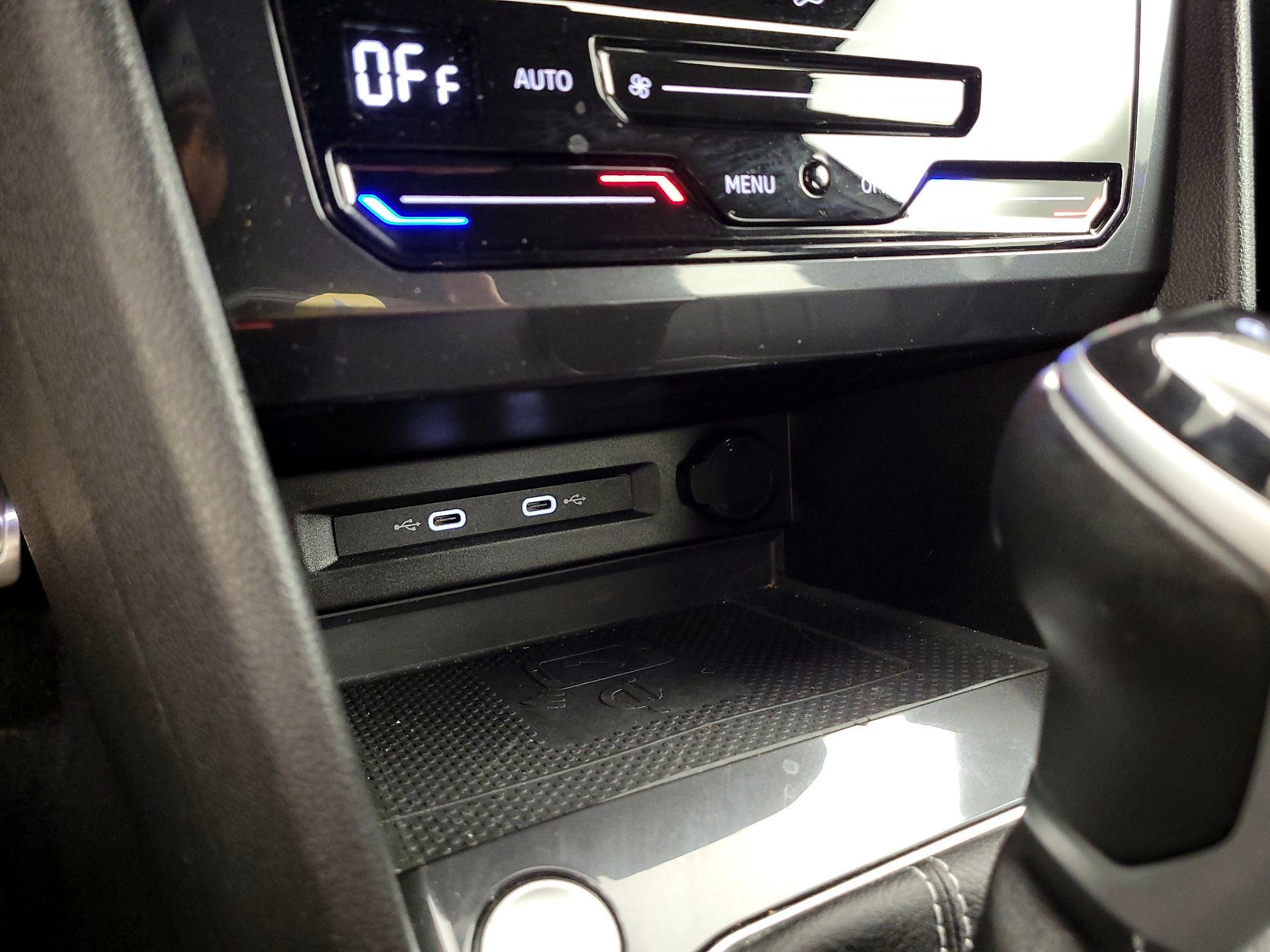 Thumbnail: 2022 Volkswagen Tiguan - 18