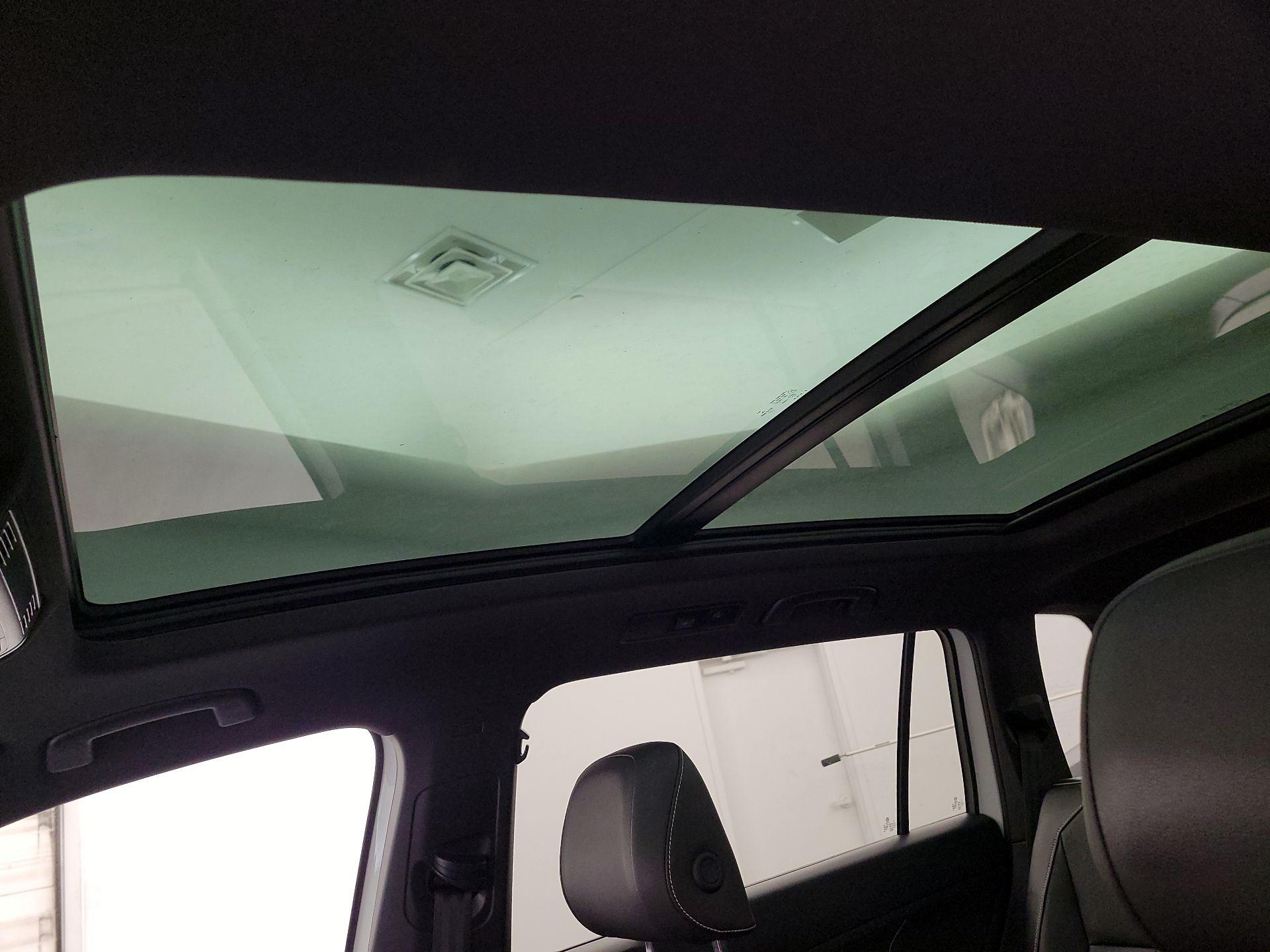 Thumbnail: 2022 Volkswagen Tiguan - 19