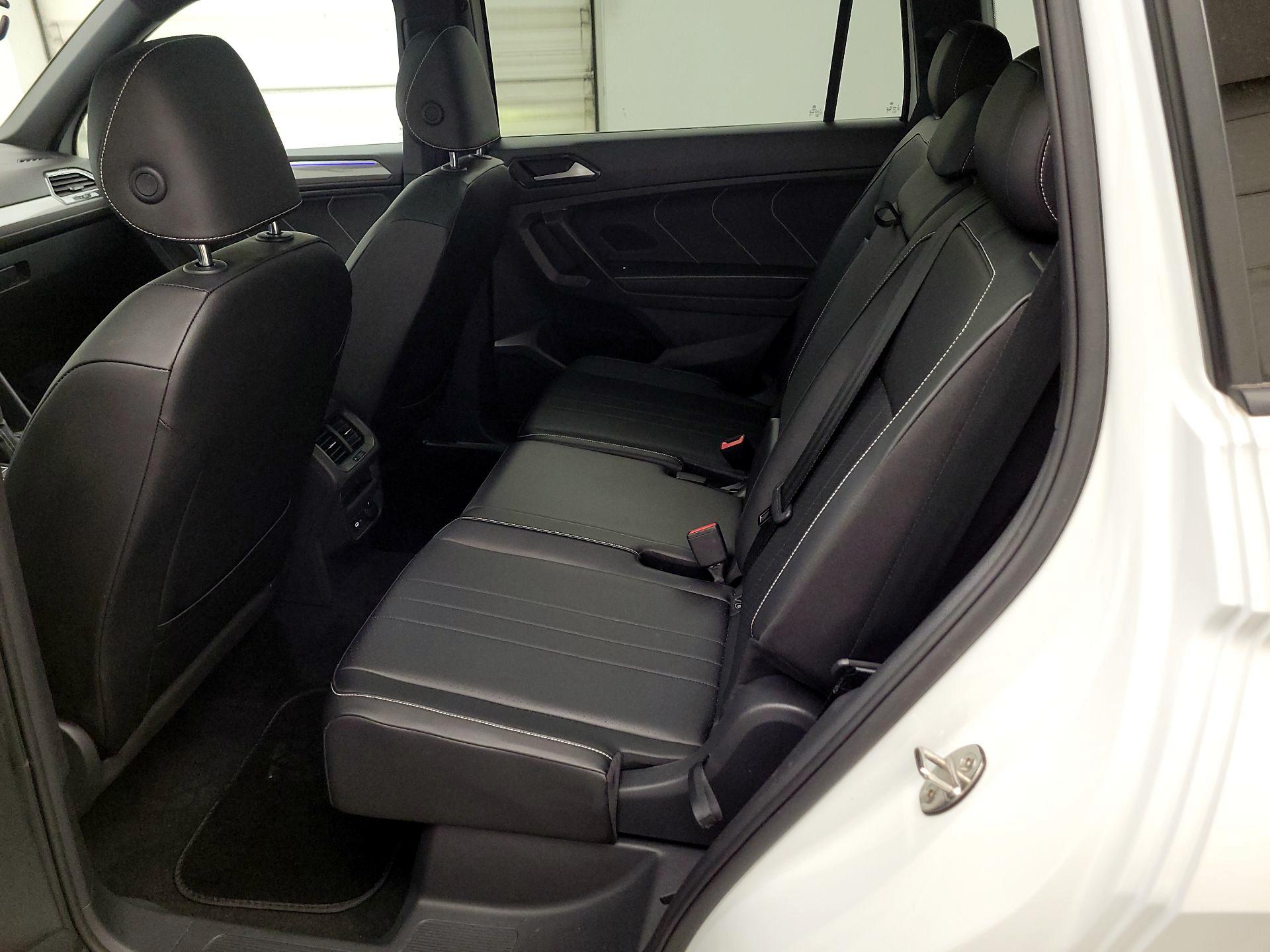 Thumbnail: 2022 Volkswagen Tiguan - 20