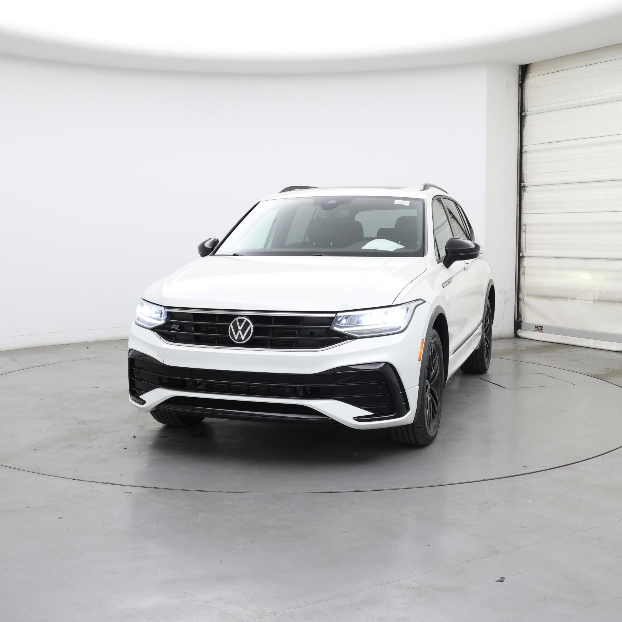 Thumbnail: 2022 Volkswagen Tiguan - 4