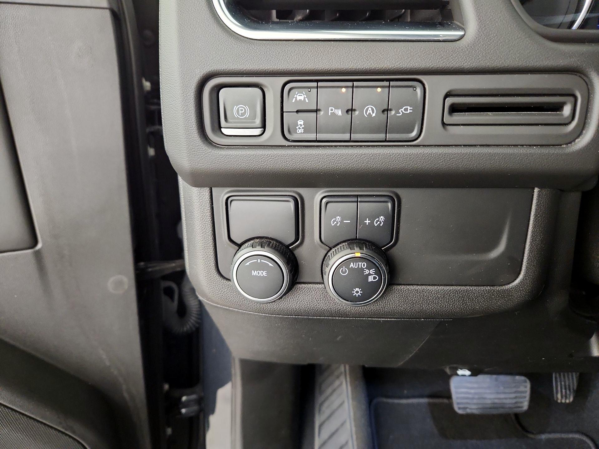 Thumbnail: 2022 Chevrolet Tahoe - 11