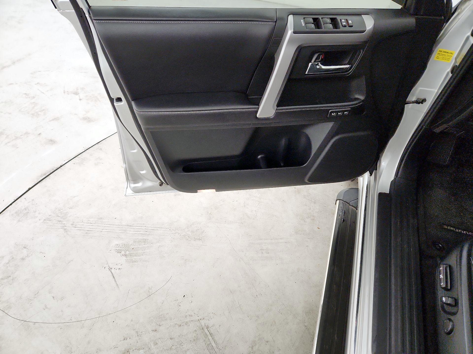 Thumbnail: 2018 Toyota 4Runner - 10