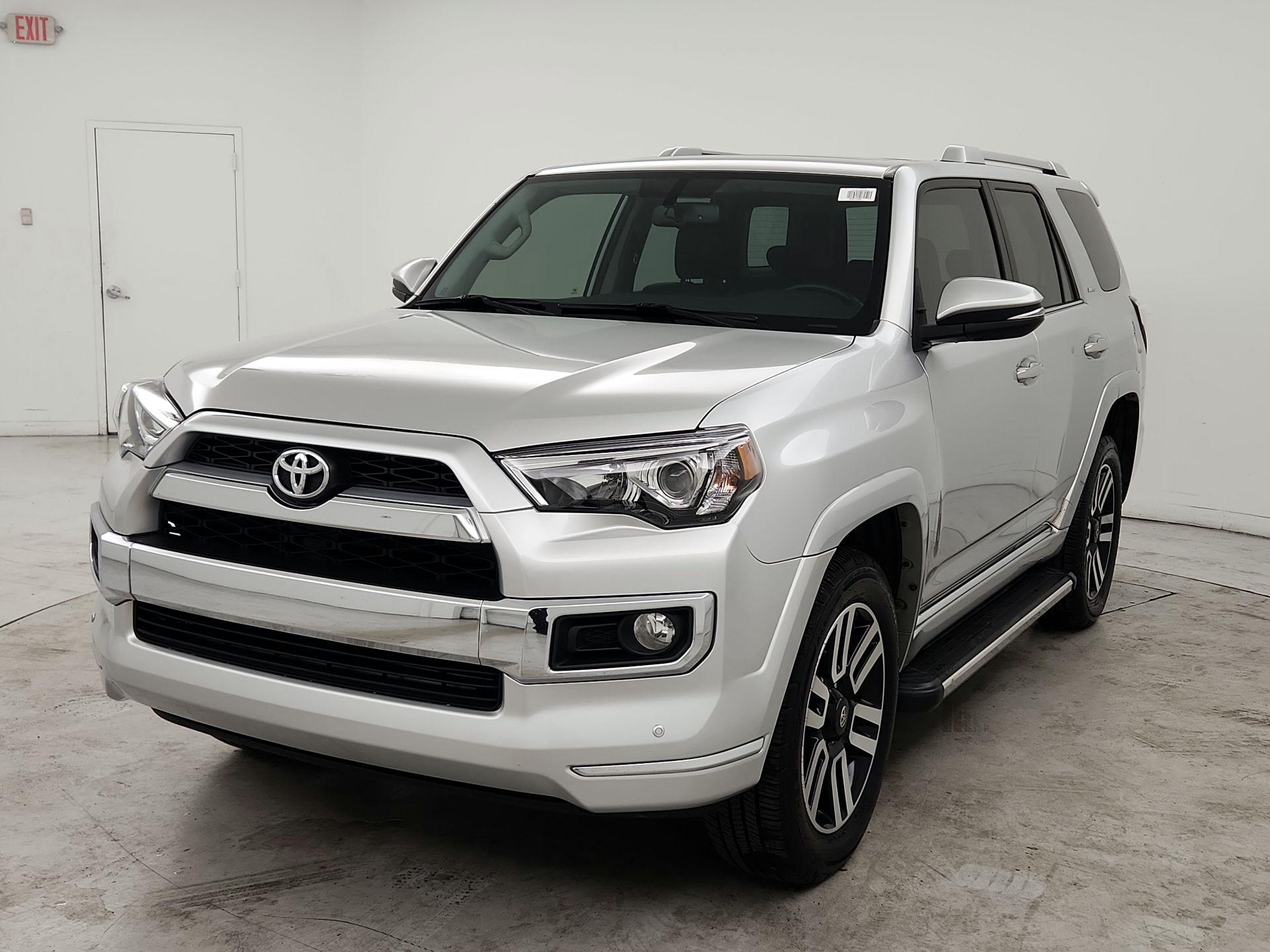 Thumbnail: 2018 Toyota 4Runner - 3