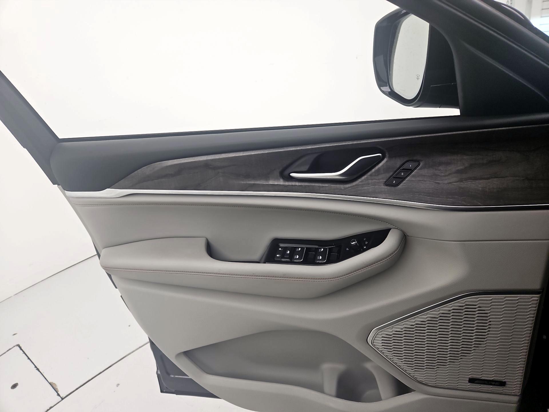 Thumbnail: 2023 Jeep Grand Cherokee L - 12