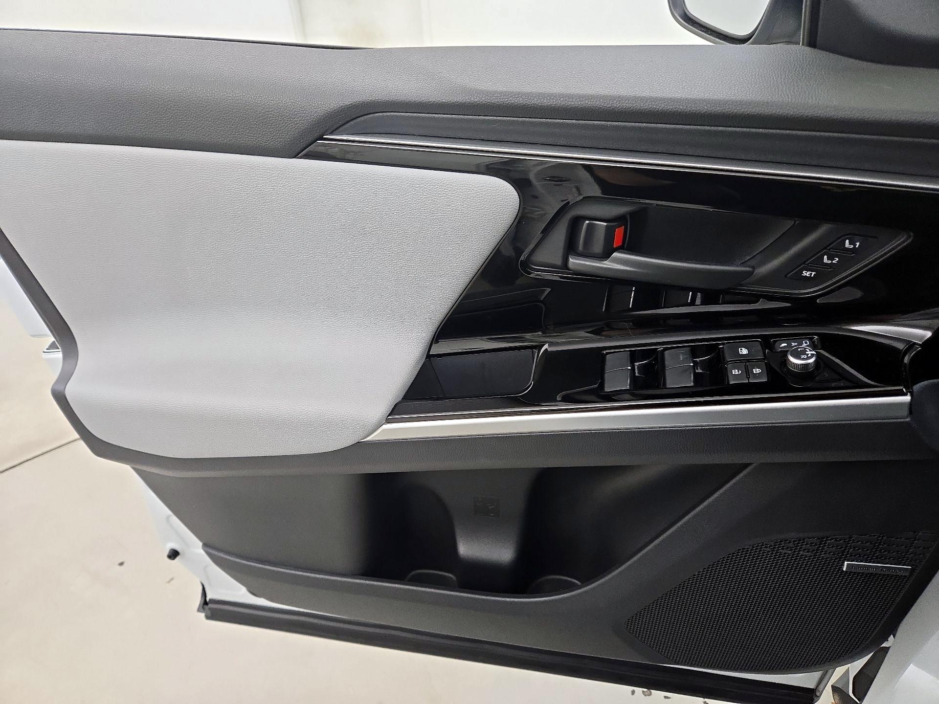 Thumbnail: 2024 Subaru Solterra - 12