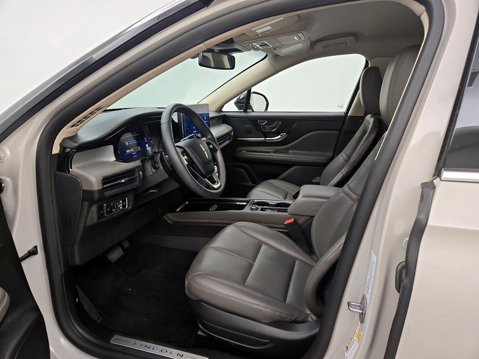 Thumbnail: 2024 Lincoln Corsair - 11