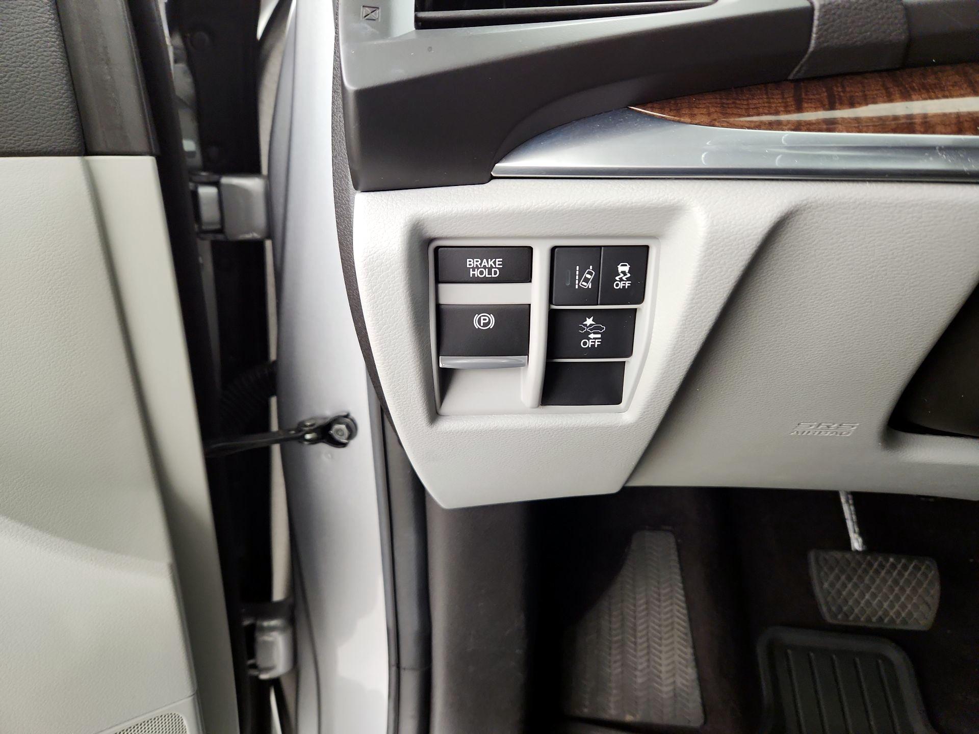 Thumbnail: 2020 Acura MDX - 13