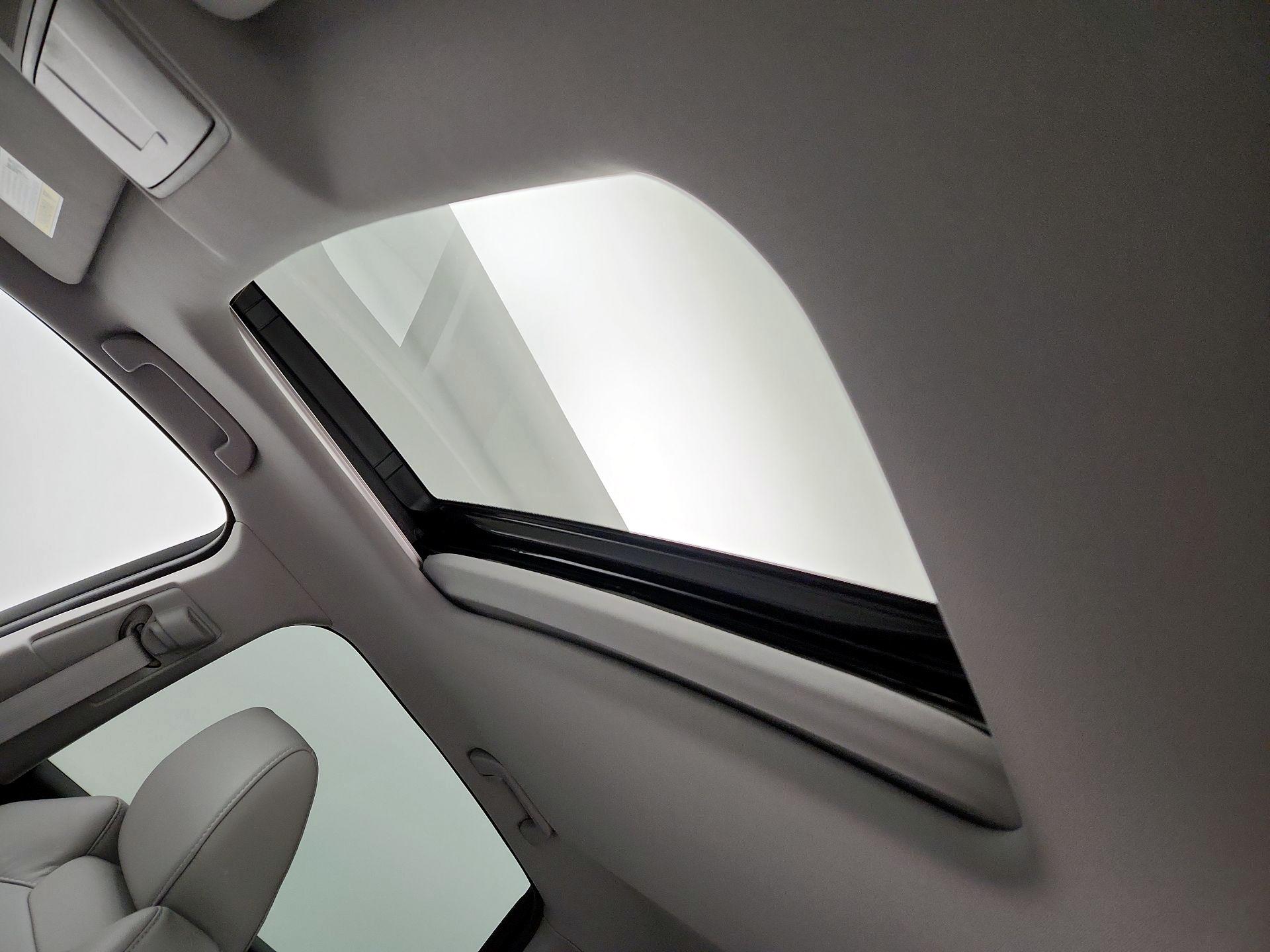 Thumbnail: 2020 Acura MDX - 19