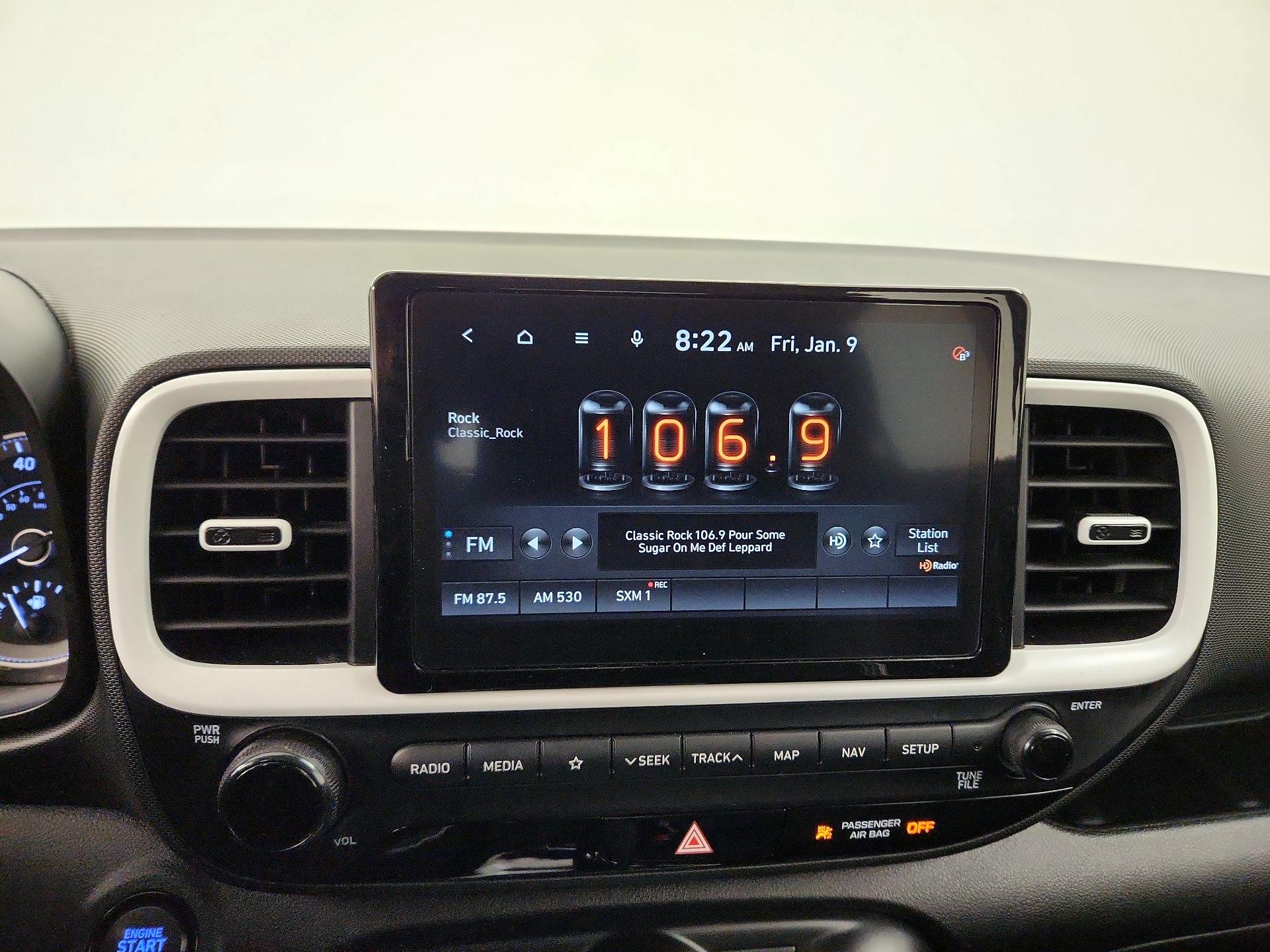 Thumbnail: 2022 Hyundai Venue - 16