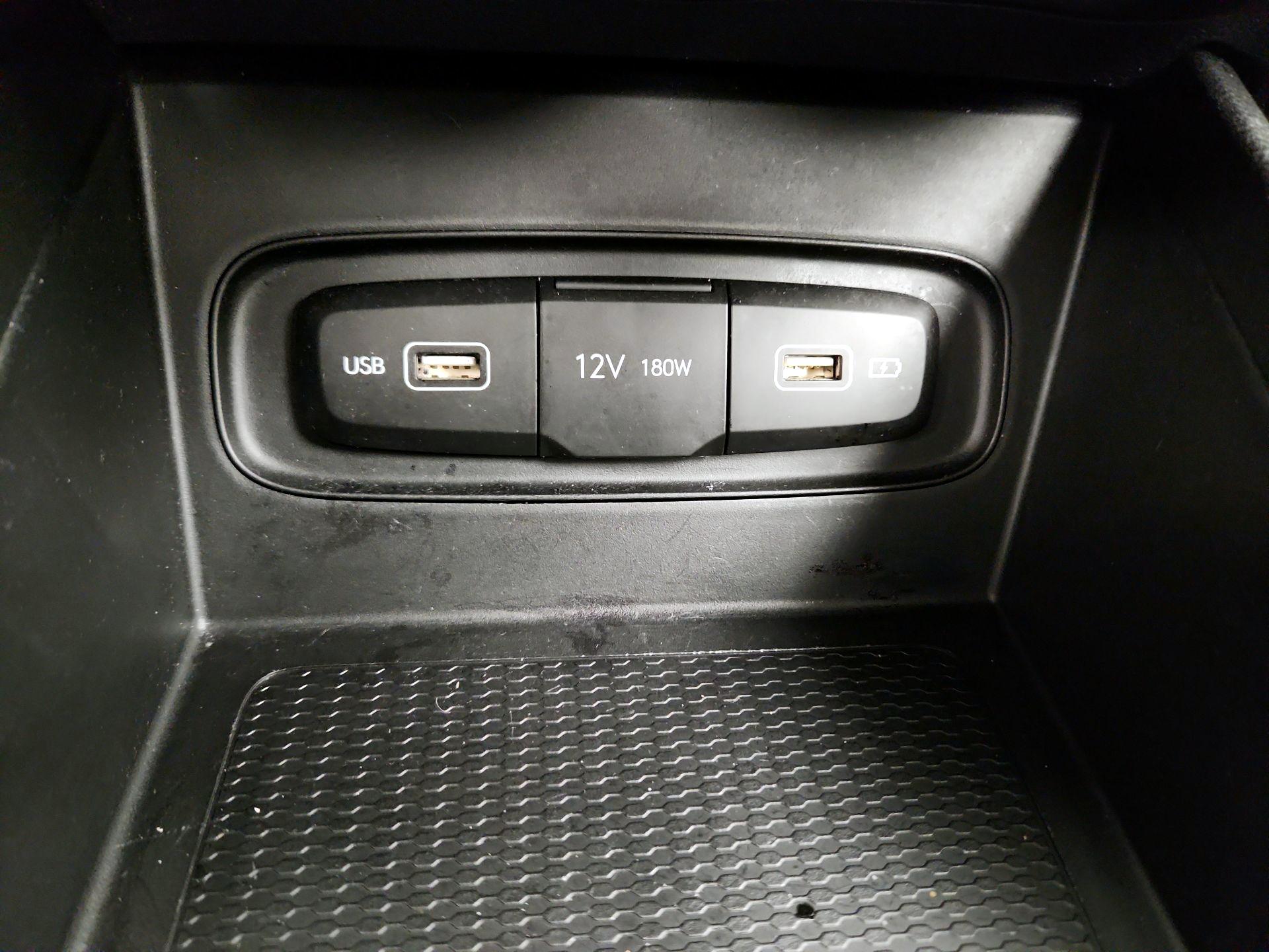 Thumbnail: 2022 Hyundai Venue - 19