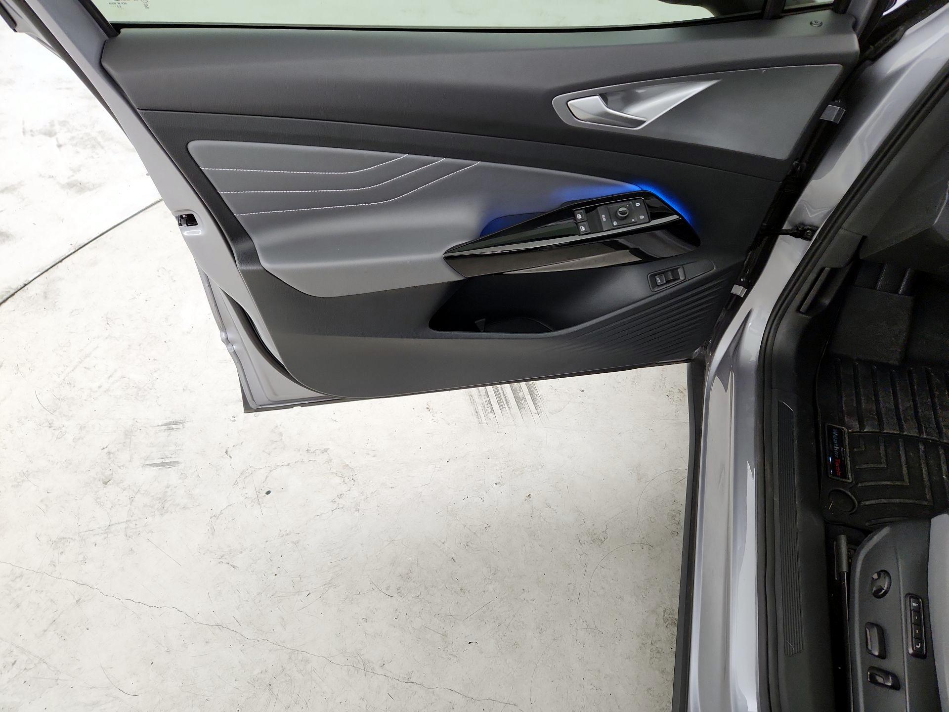 Thumbnail: 2023 Volkswagen ID.4 - 10