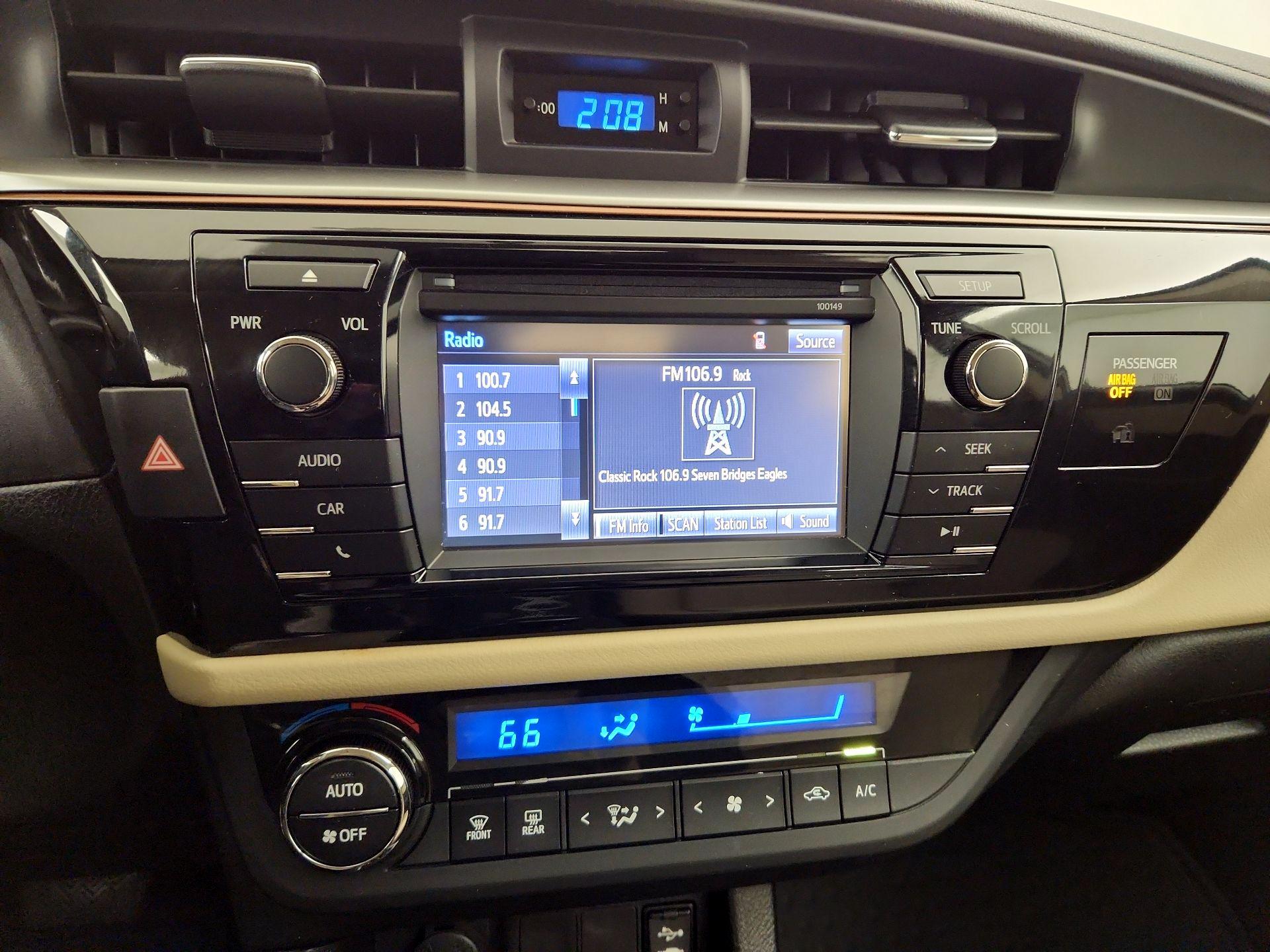 Thumbnail: 2015 Toyota Corolla - 13