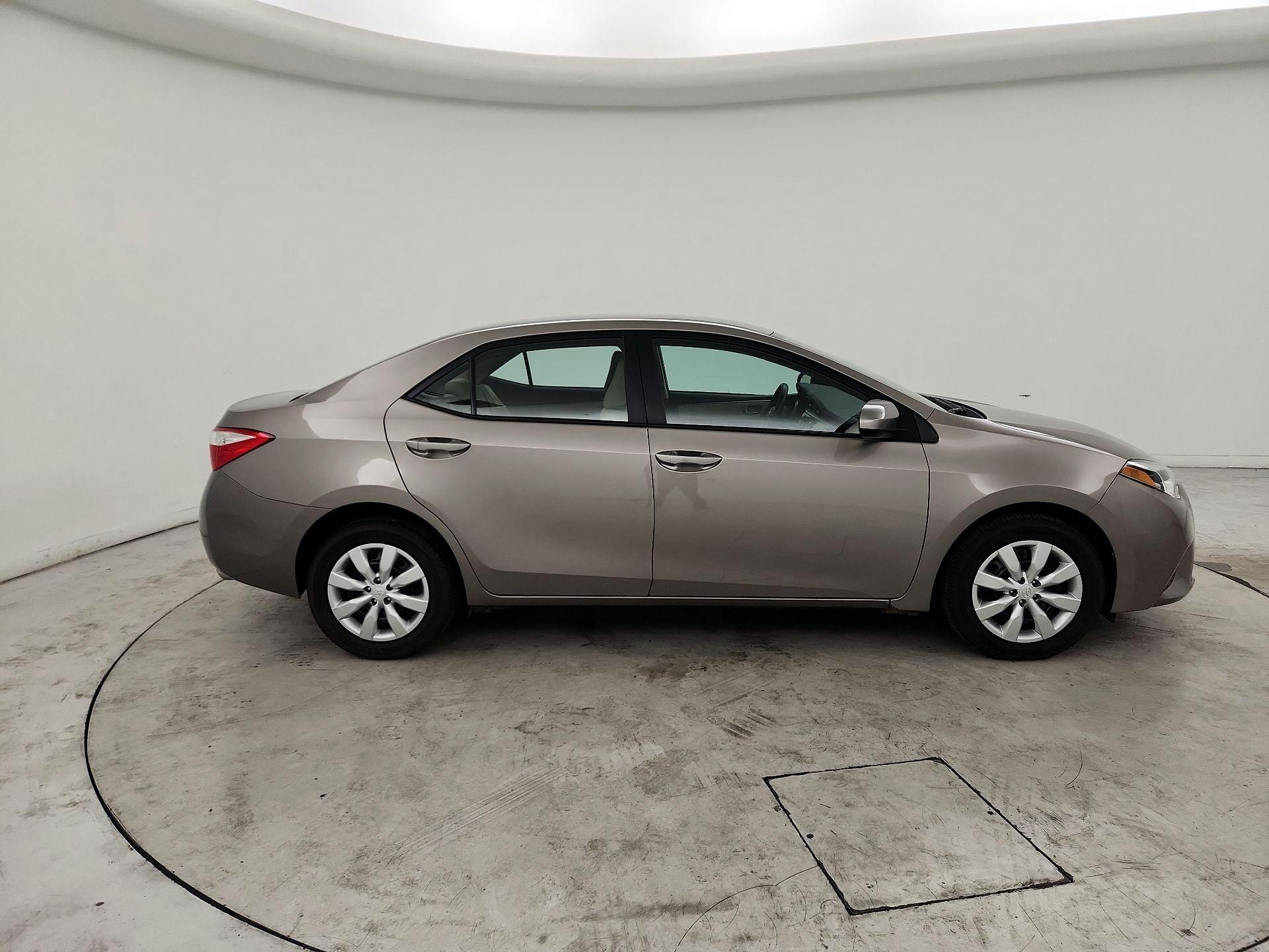 Thumbnail: 2015 Toyota Corolla - 4