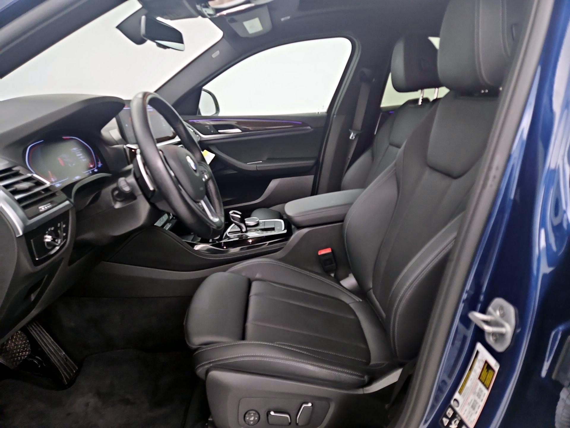 Thumbnail: 2025 BMW X4 - 11