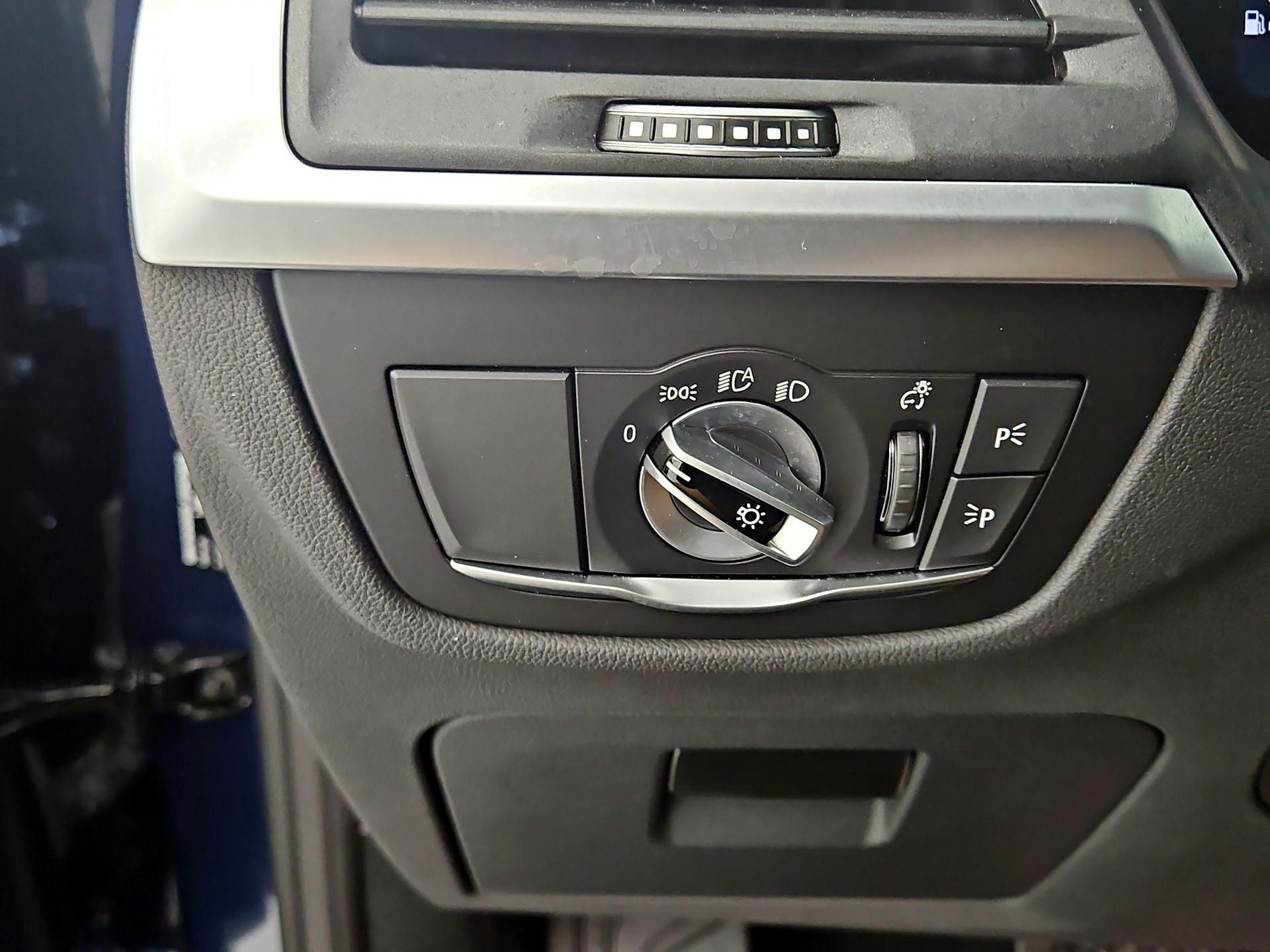 Thumbnail: 2025 BMW X4 - 13