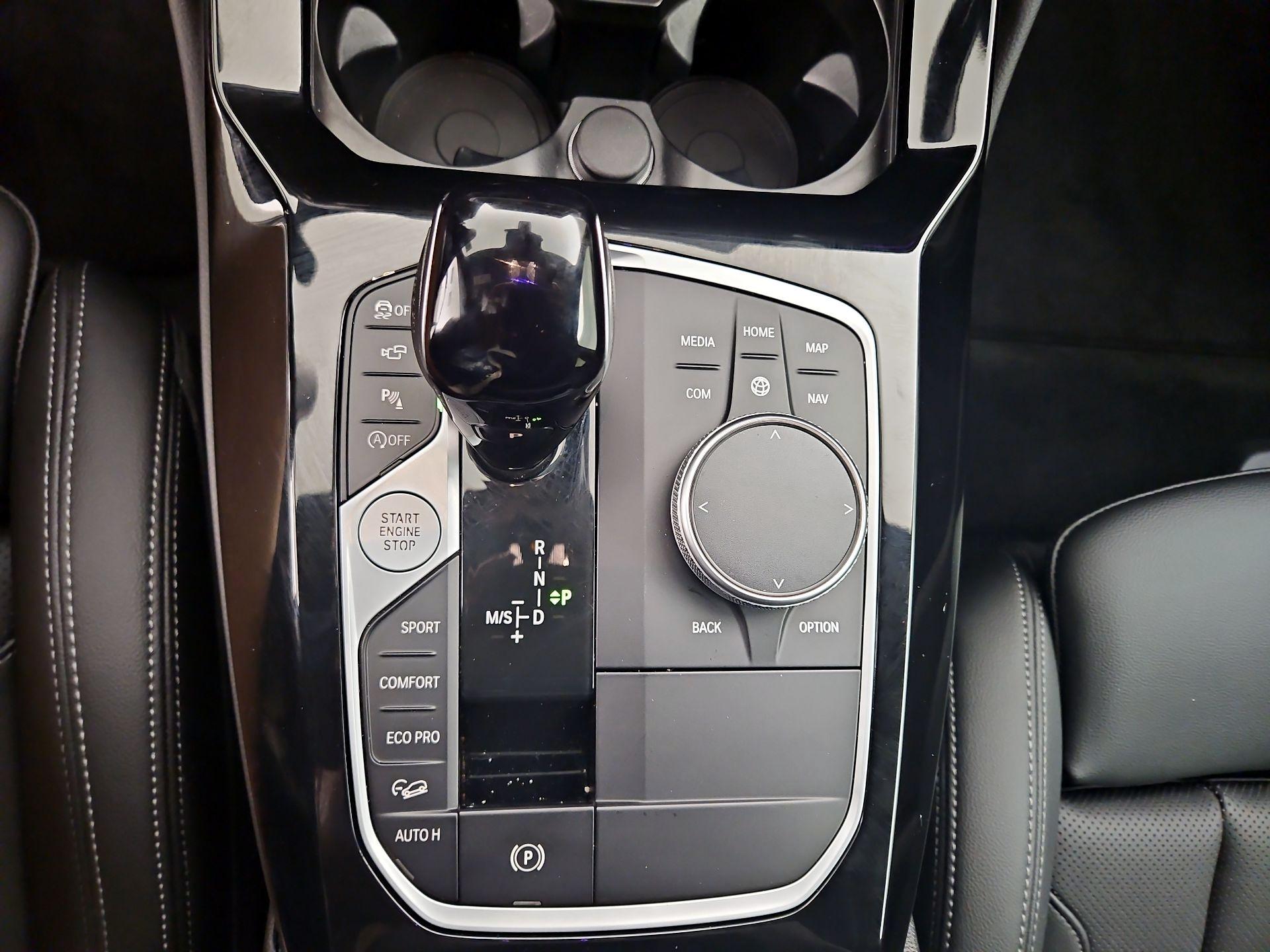 Thumbnail: 2025 BMW X4 - 18