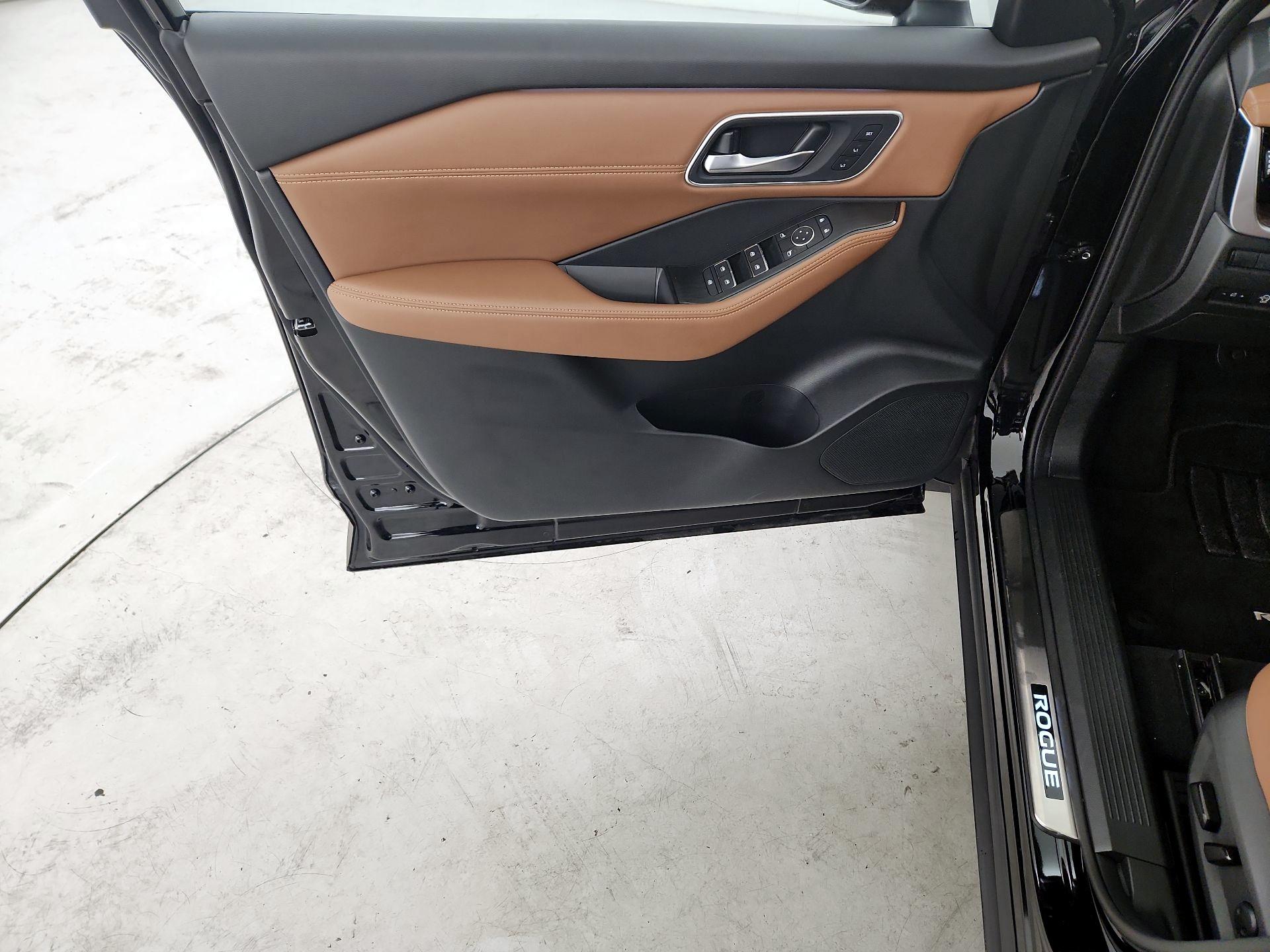 Thumbnail: 2025 Nissan Rogue - 10