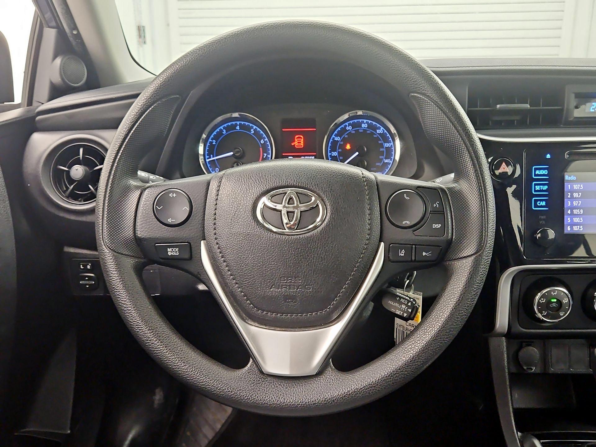 Thumbnail: 2017 Toyota Corolla - 10