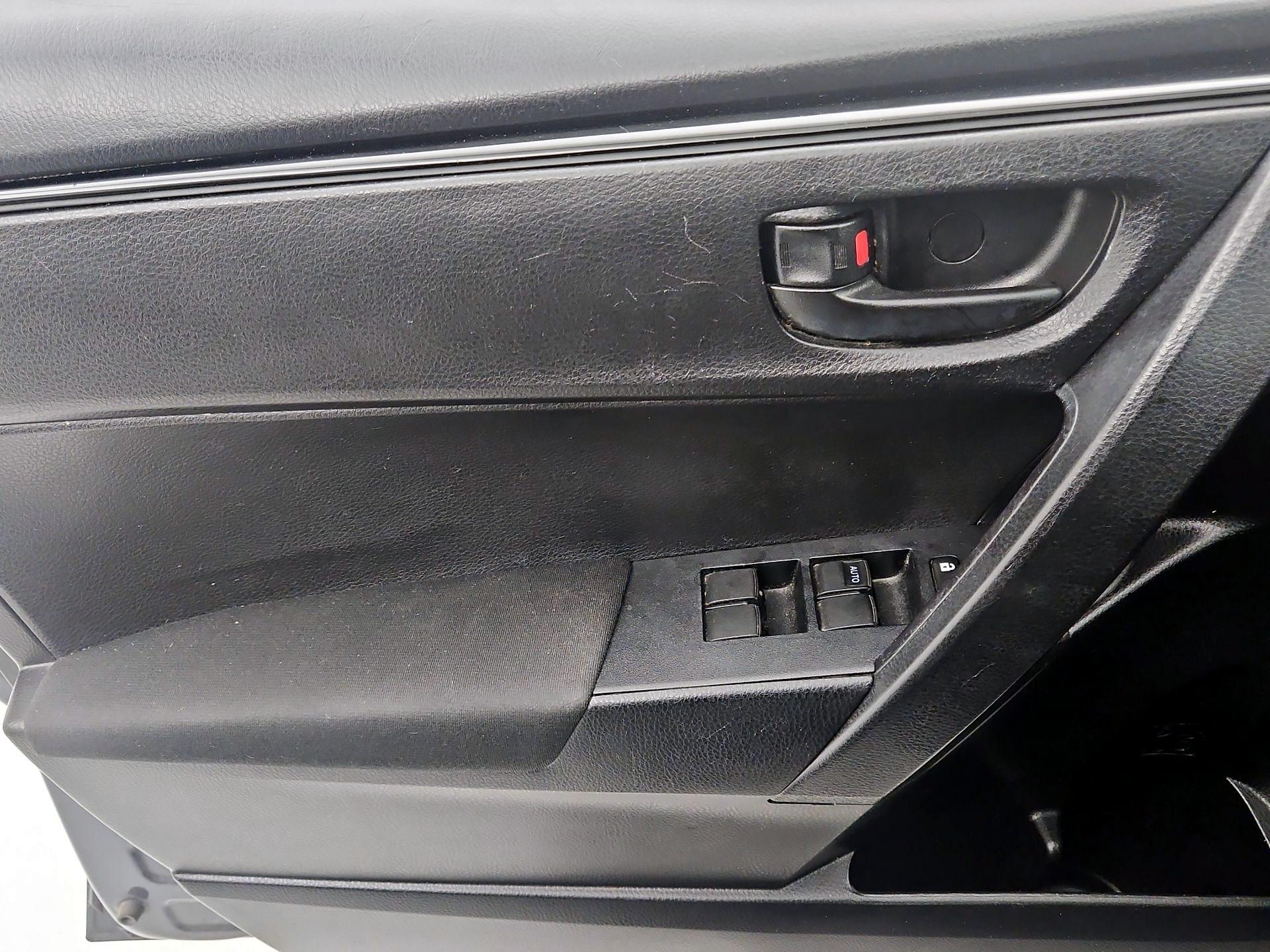 Thumbnail: 2017 Toyota Corolla - 12