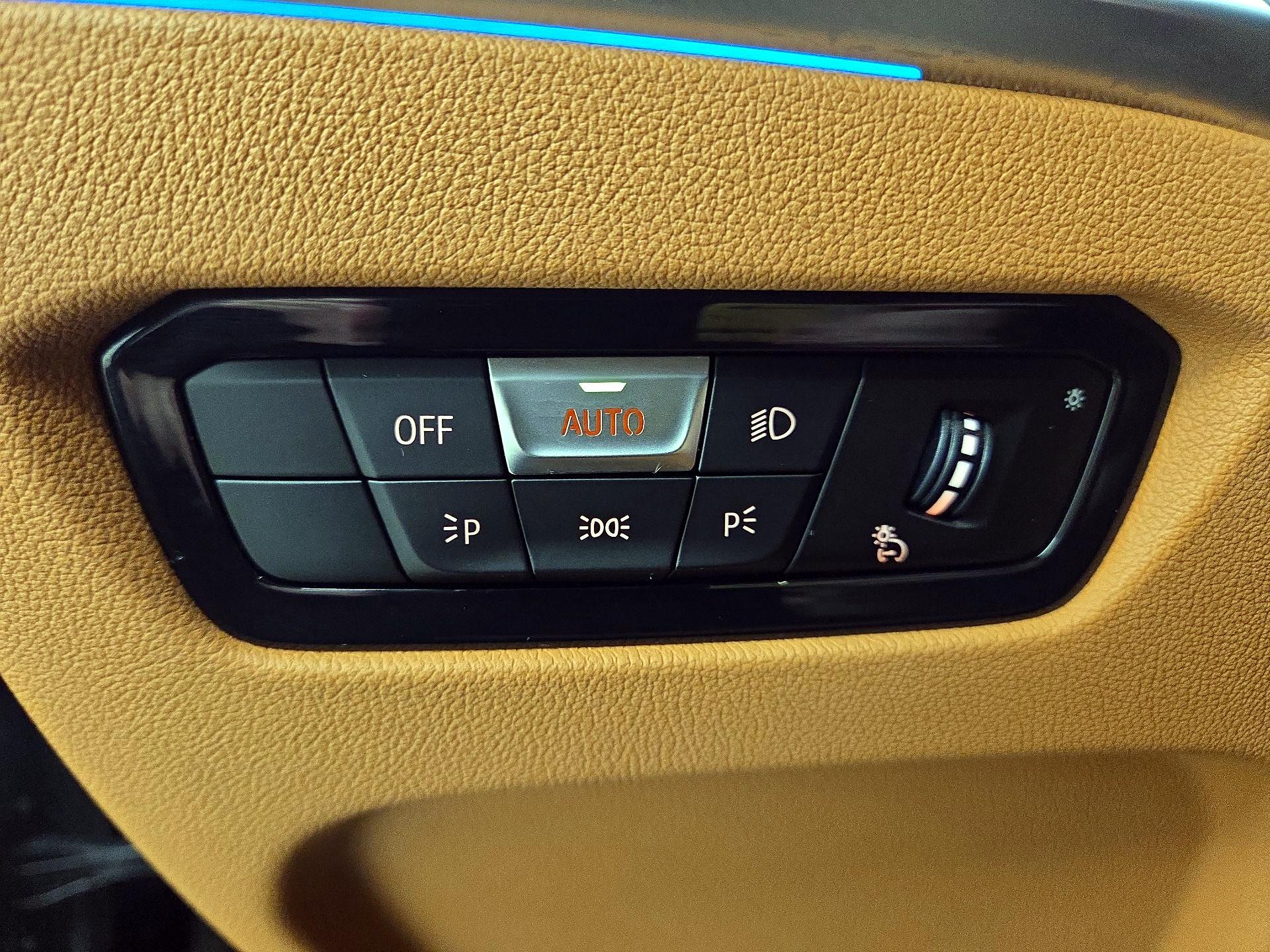 Thumbnail: 2023 BMW i4 - 13