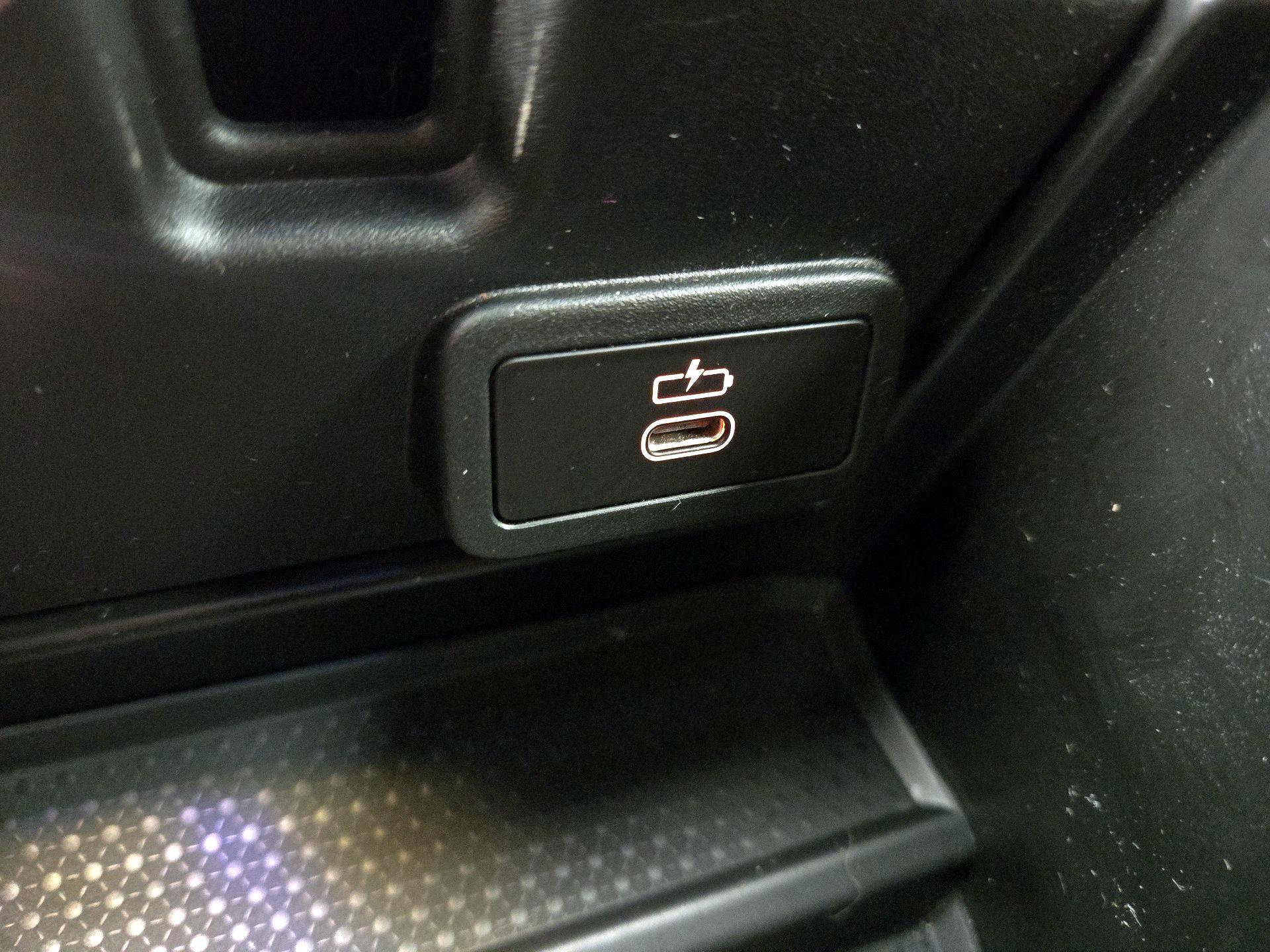 Thumbnail: 2023 BMW i4 - 19