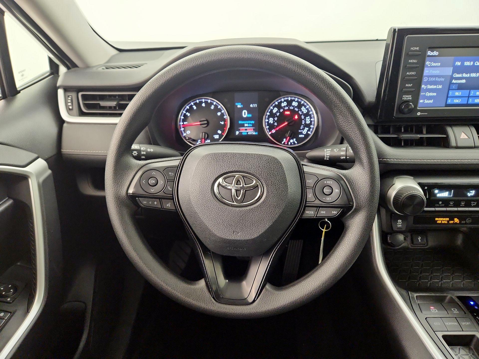 Thumbnail: 2021 Toyota RAV4 - 10