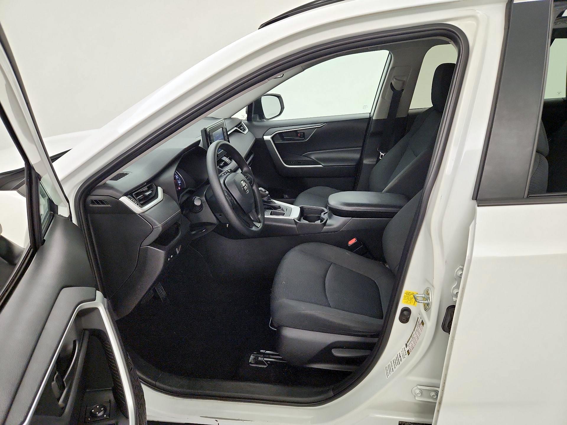 Thumbnail: 2021 Toyota RAV4 - 11