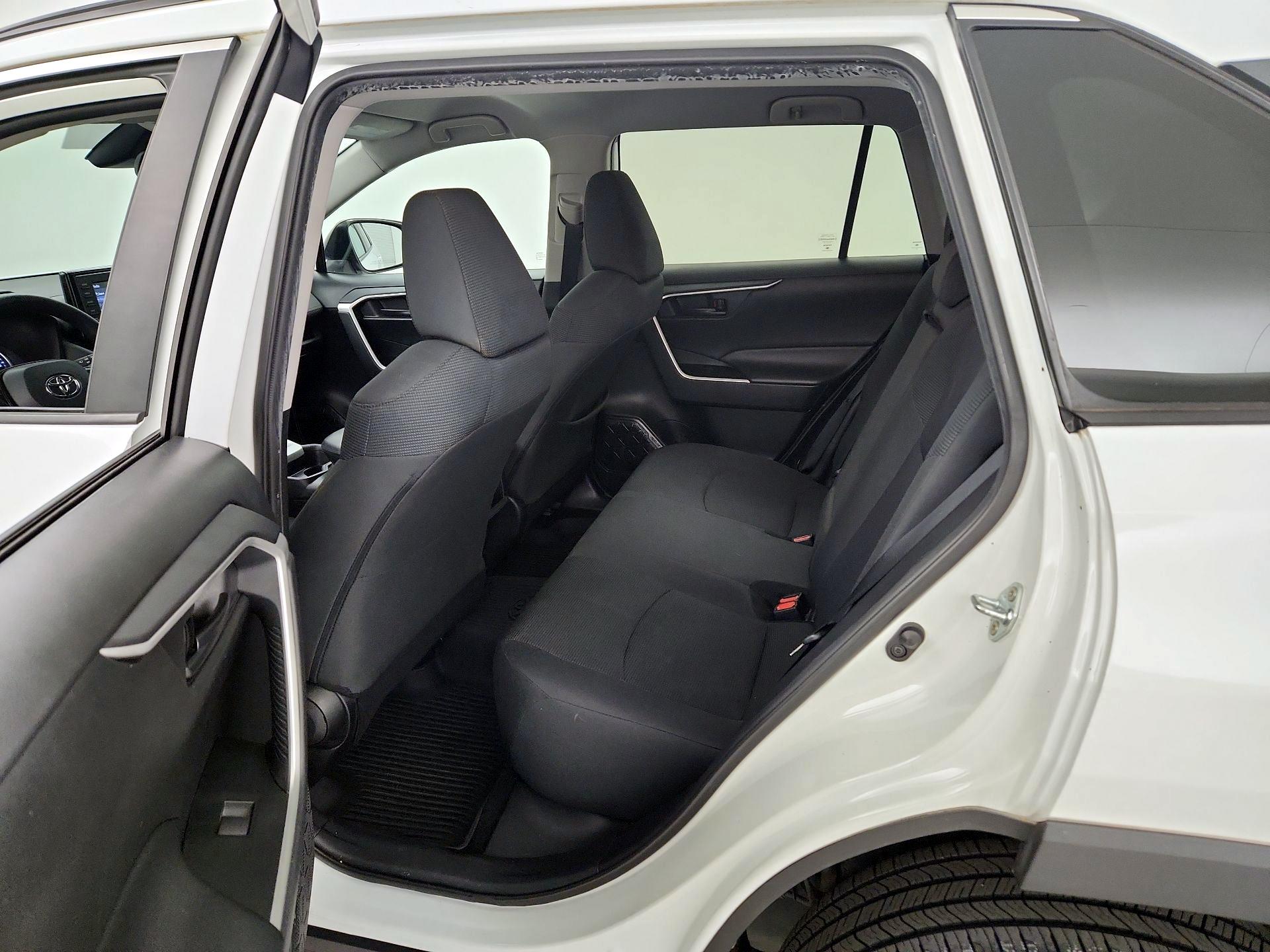 Thumbnail: 2021 Toyota RAV4 - 19