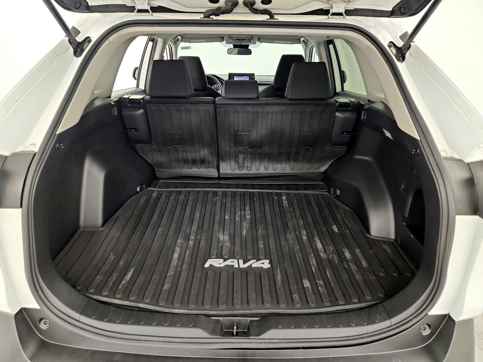 Thumbnail: 2021 Toyota RAV4 - 20