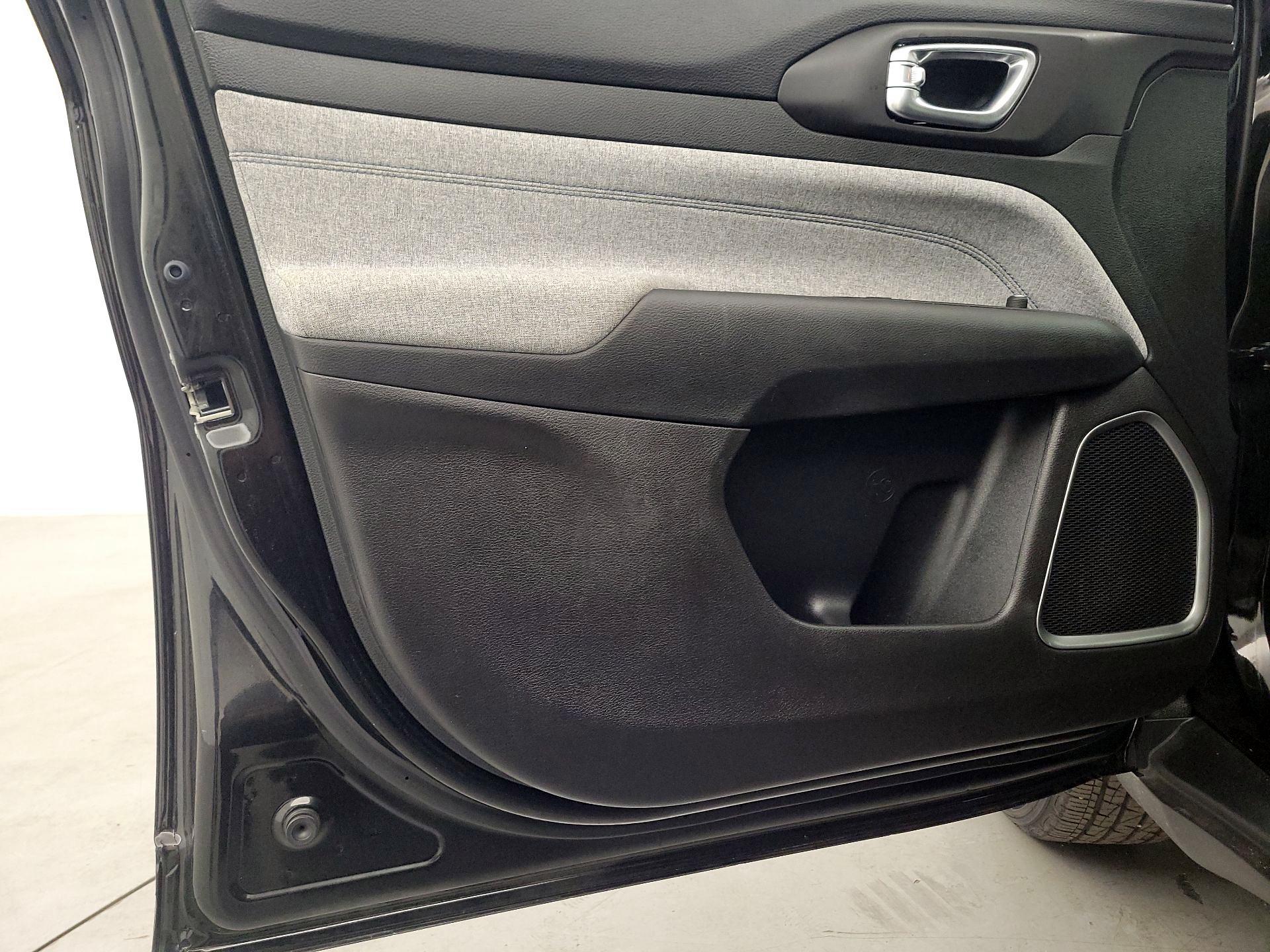 Thumbnail: 2022 Jeep Compass - 12