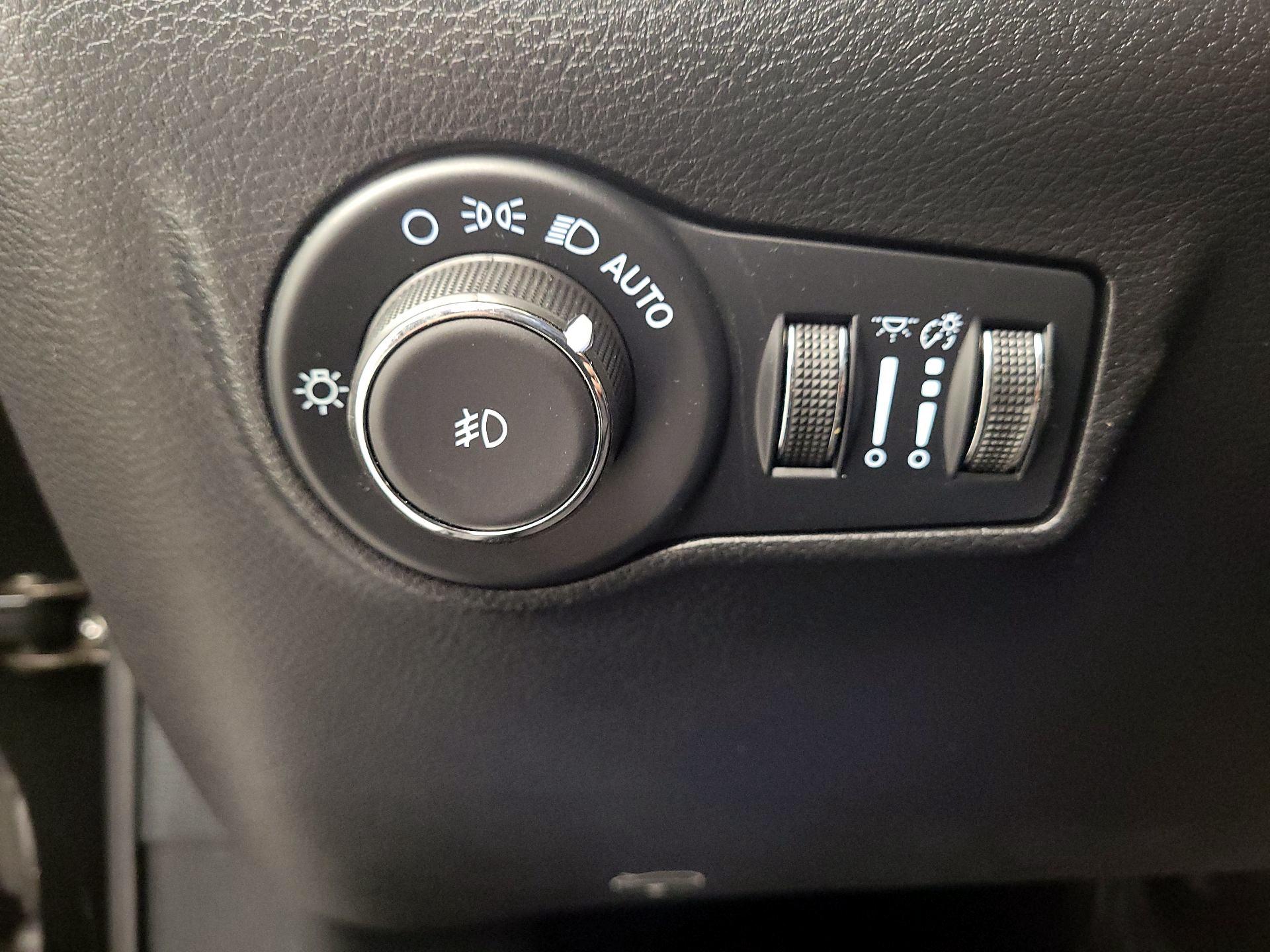 Thumbnail: 2022 Jeep Compass - 13