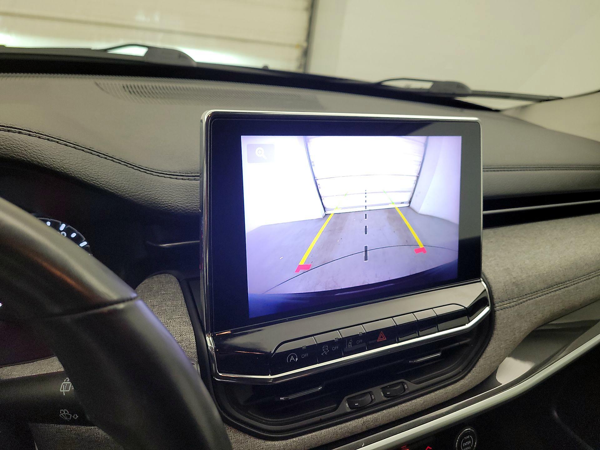 Thumbnail: 2022 Jeep Compass - 14