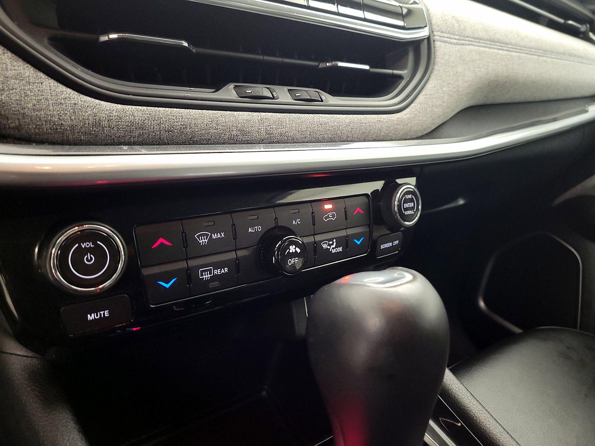 Thumbnail: 2022 Jeep Compass - 16