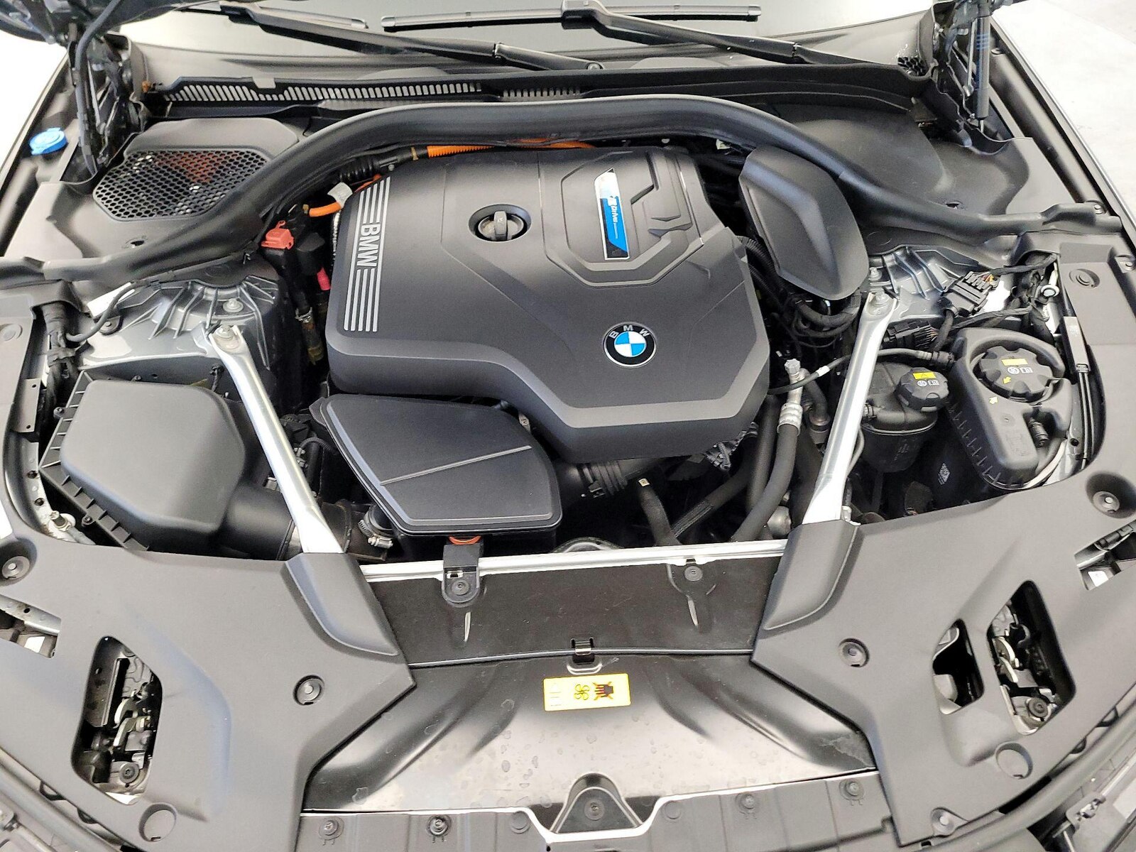 2023 BMW 5 Series 530e - Photo 19