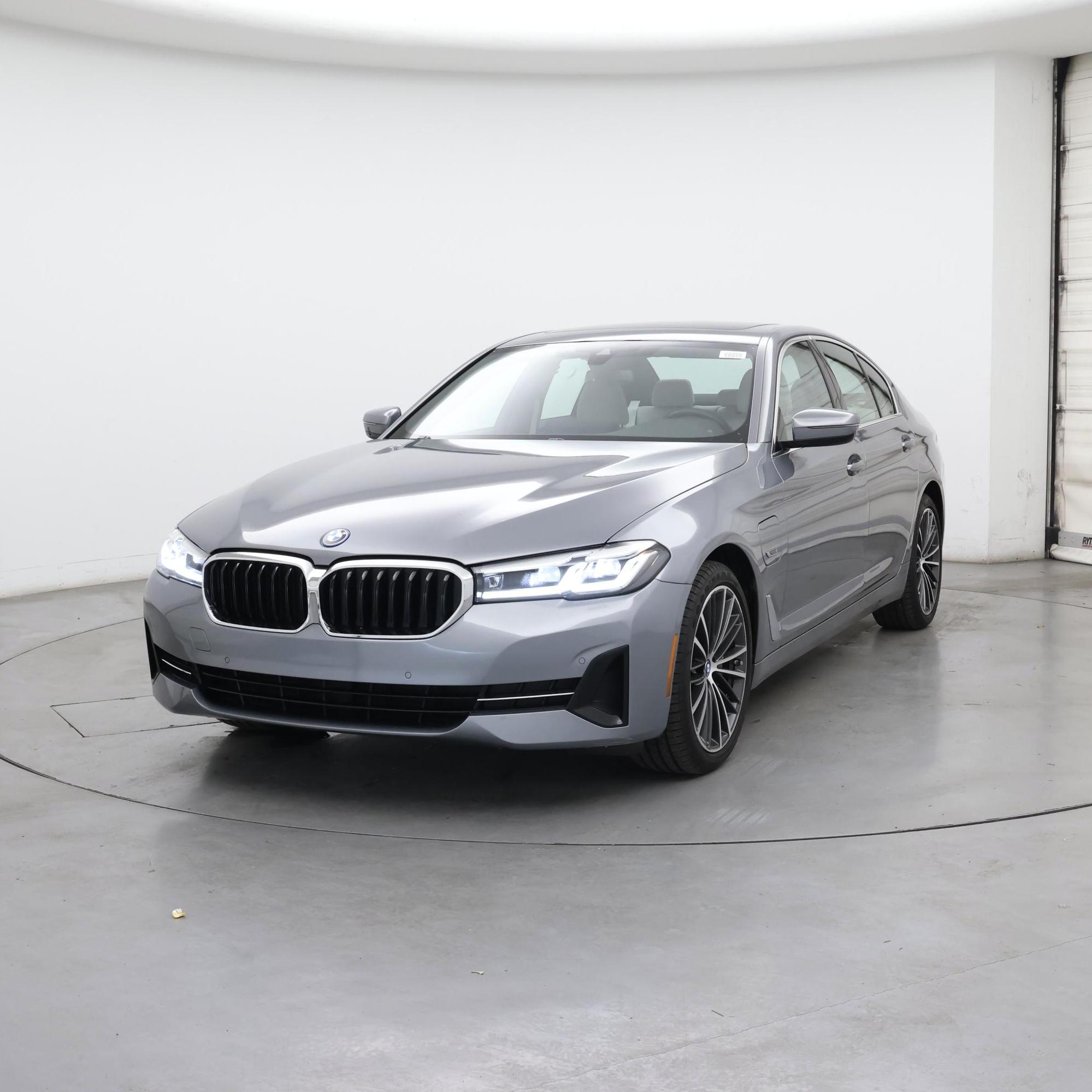 Thumbnail: 2023 BMW 5 Series - 4