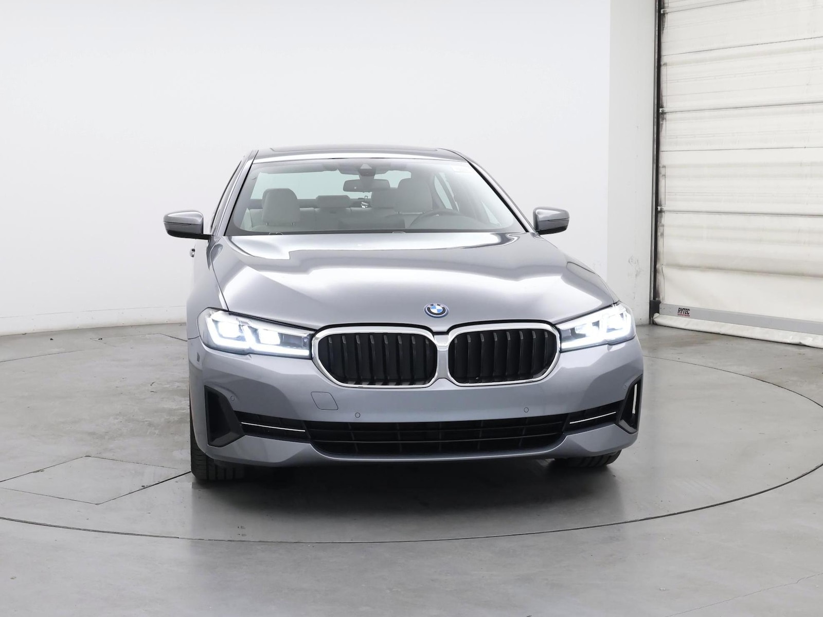 2023 BMW 5 Series 530e - Photo 6