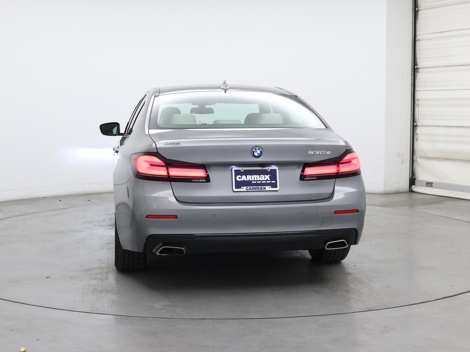 2023 BMW 5 Series 530e - Photo 7