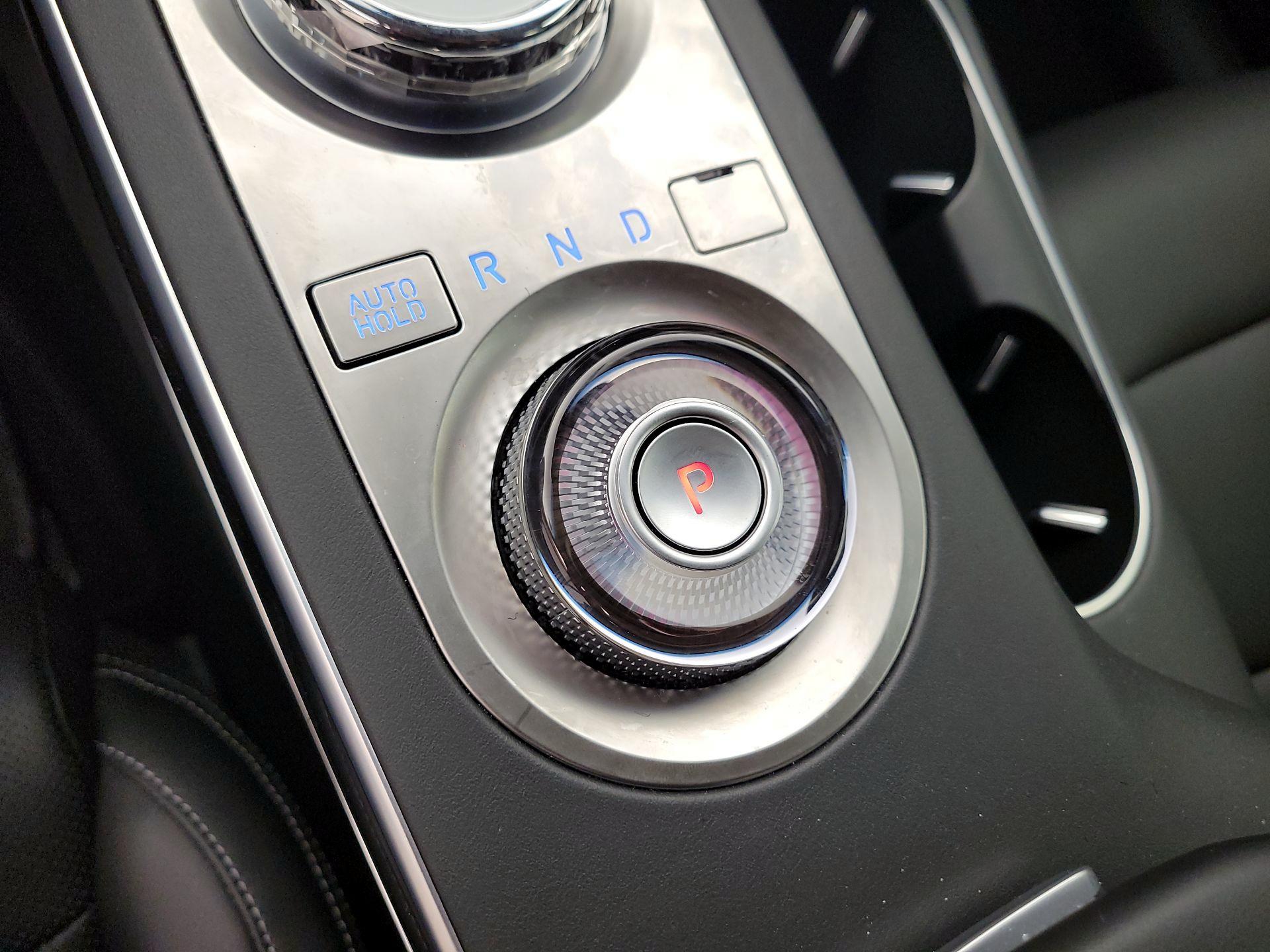 Thumbnail: 2025 Genesis GV70 - 17