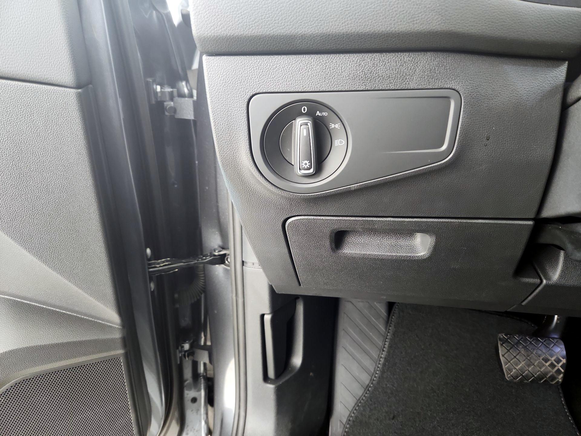 Thumbnail: 2023 Volkswagen Tiguan - 11