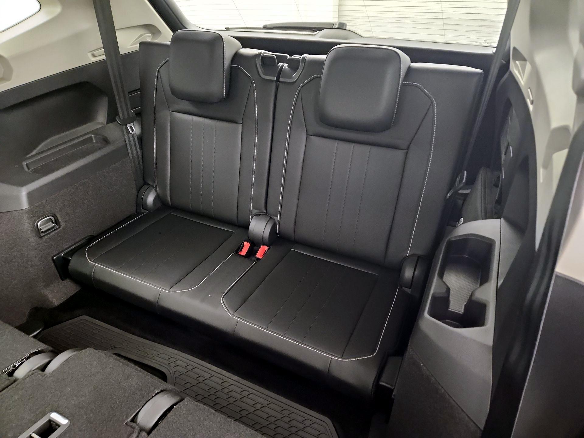 Thumbnail: 2023 Volkswagen Tiguan - 18