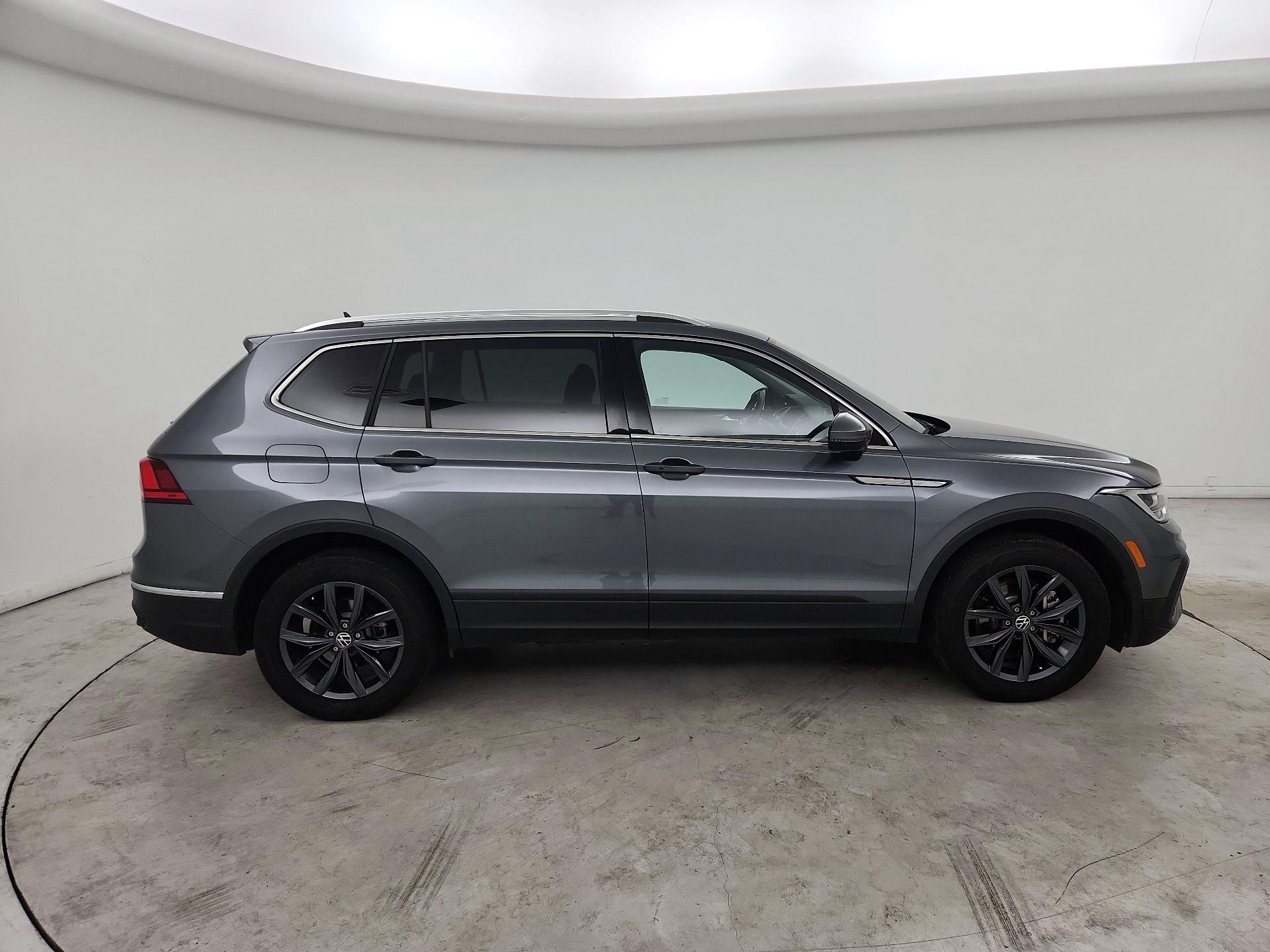 Thumbnail: 2023 Volkswagen Tiguan - 4