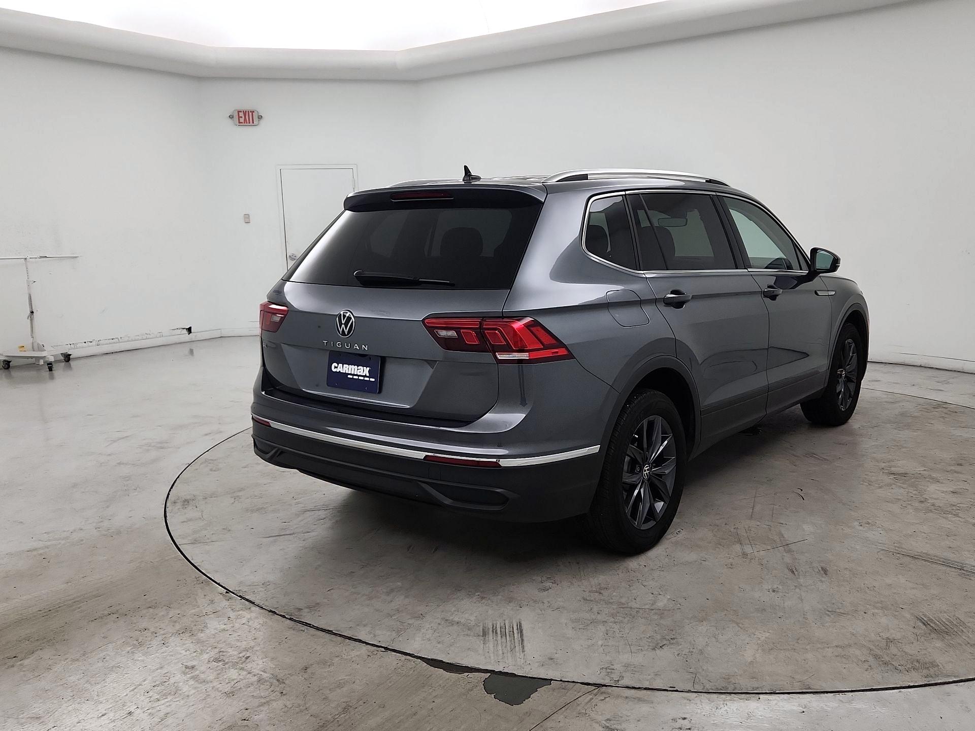 Thumbnail: 2023 Volkswagen Tiguan - 5