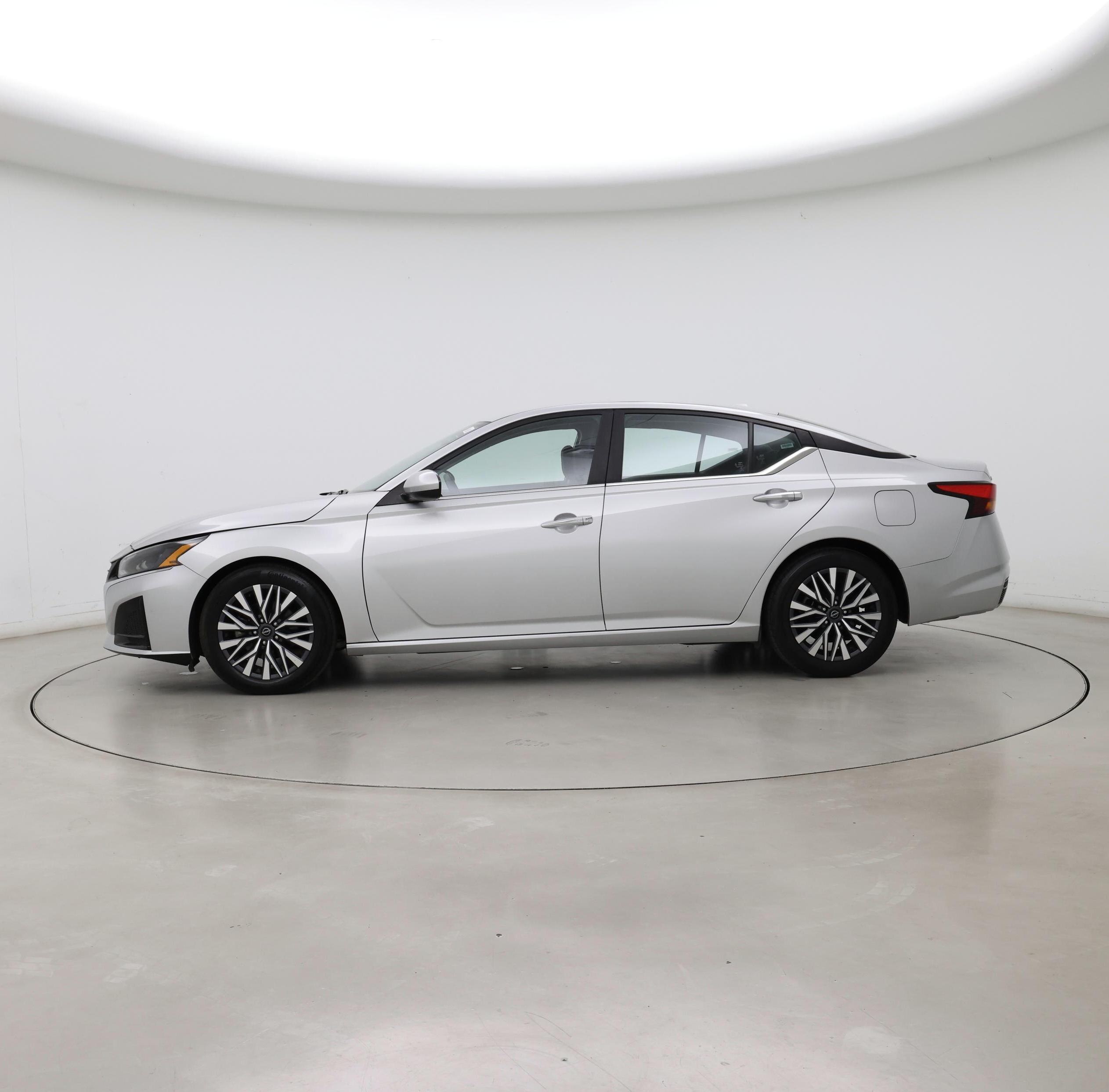 Thumbnail: 2023 Nissan Altima - 3