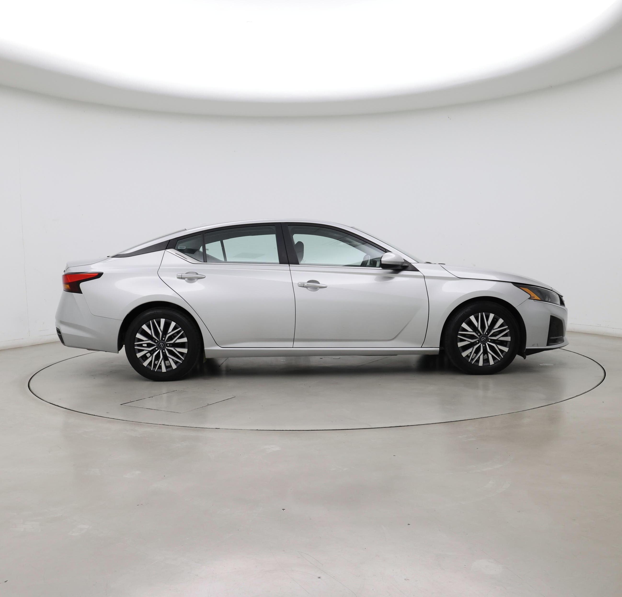 Thumbnail: 2023 Nissan Altima - 7