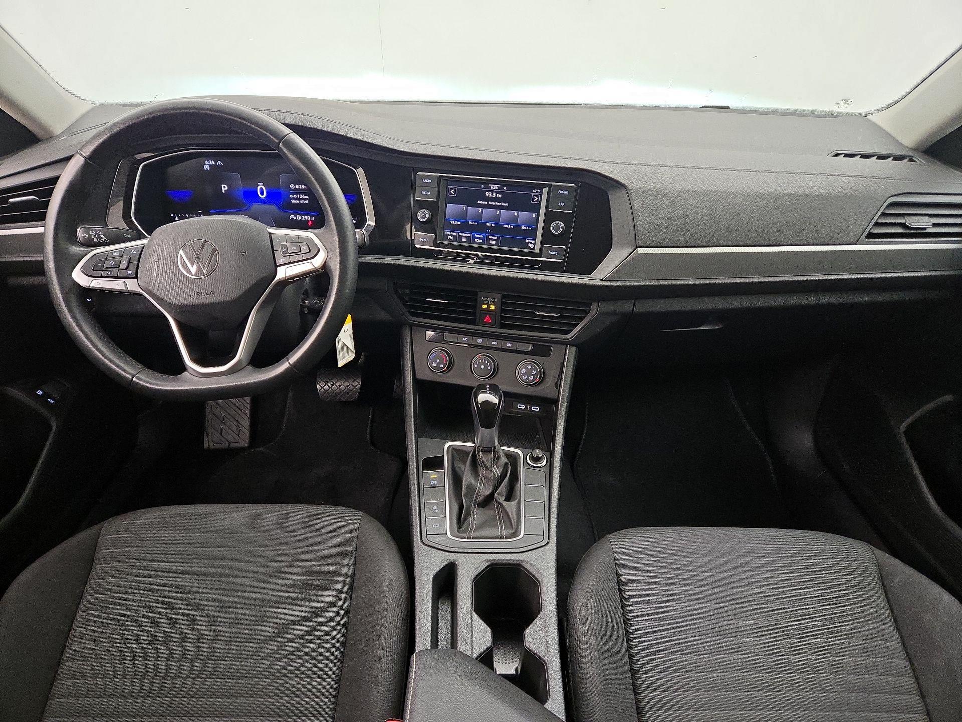 Thumbnail: 2024 Volkswagen Jetta - 9