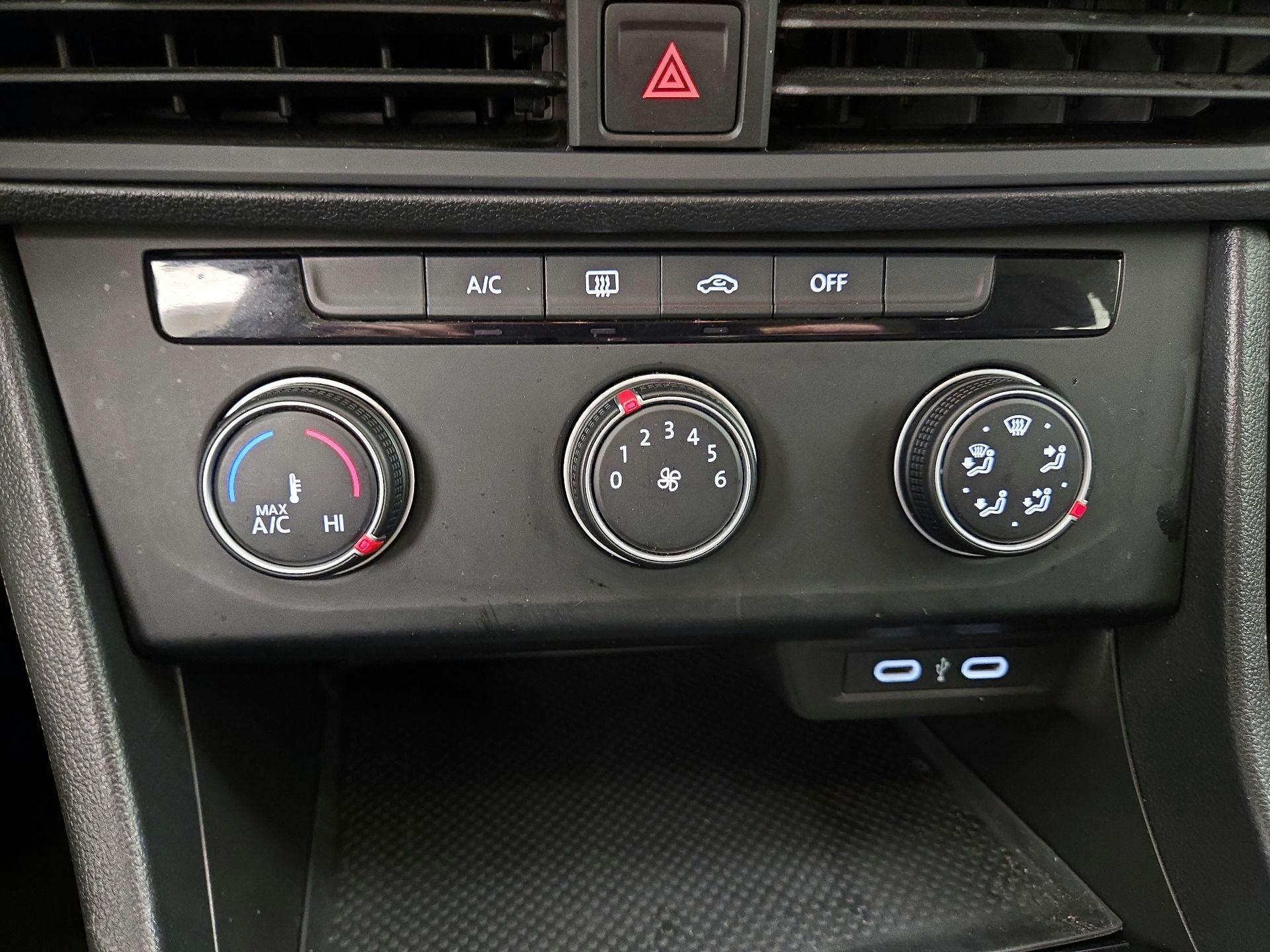 Thumbnail: 2024 Volkswagen Jetta - 16