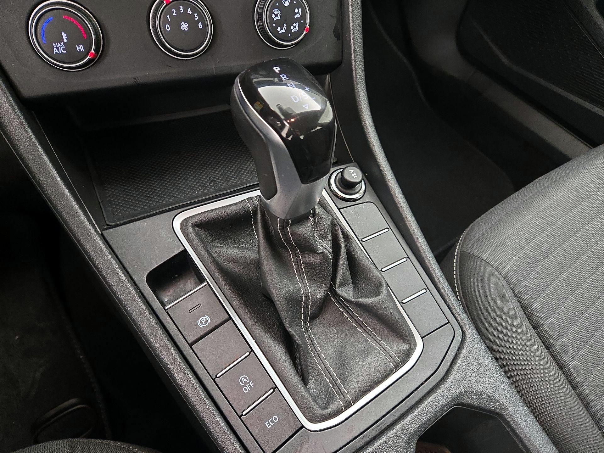 Thumbnail: 2024 Volkswagen Jetta - 17